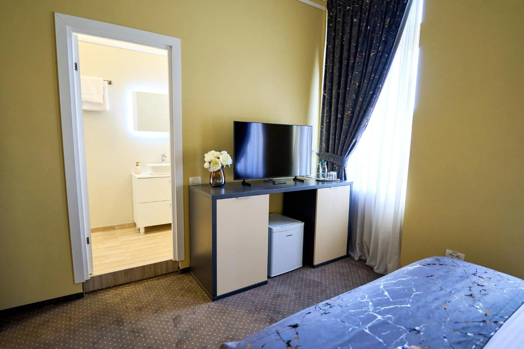 TV and multimedia, Bed in G Danube Boutique Hotel