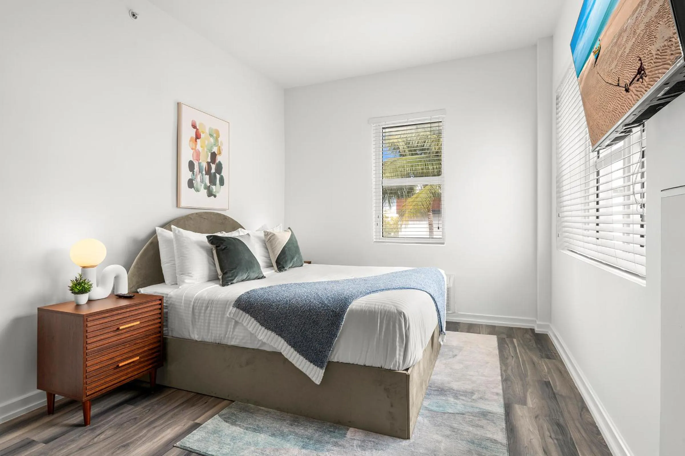 Bed in Global Luxury Suites at The Apex Miami