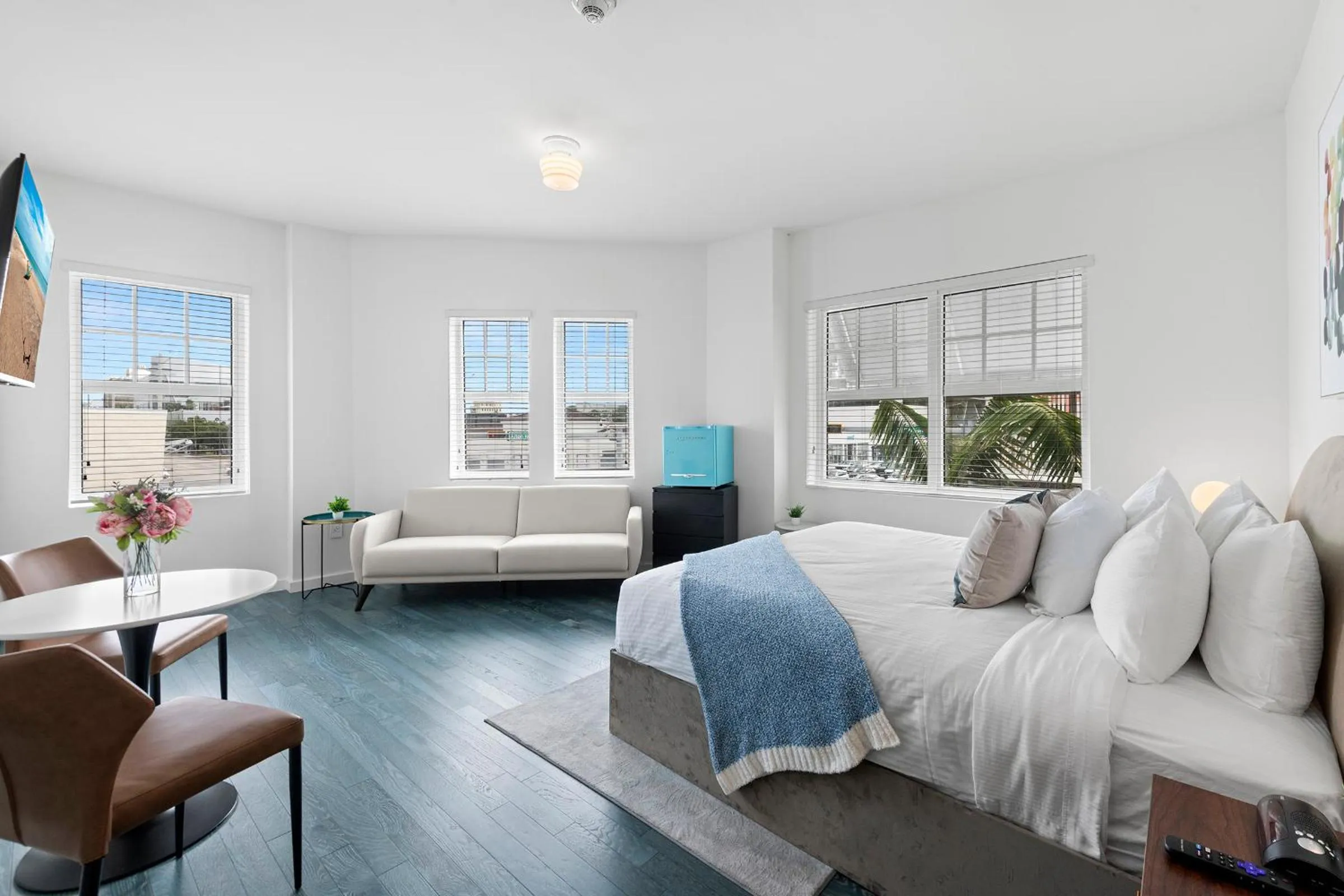 Bed in Global Luxury Suites at The Apex Miami