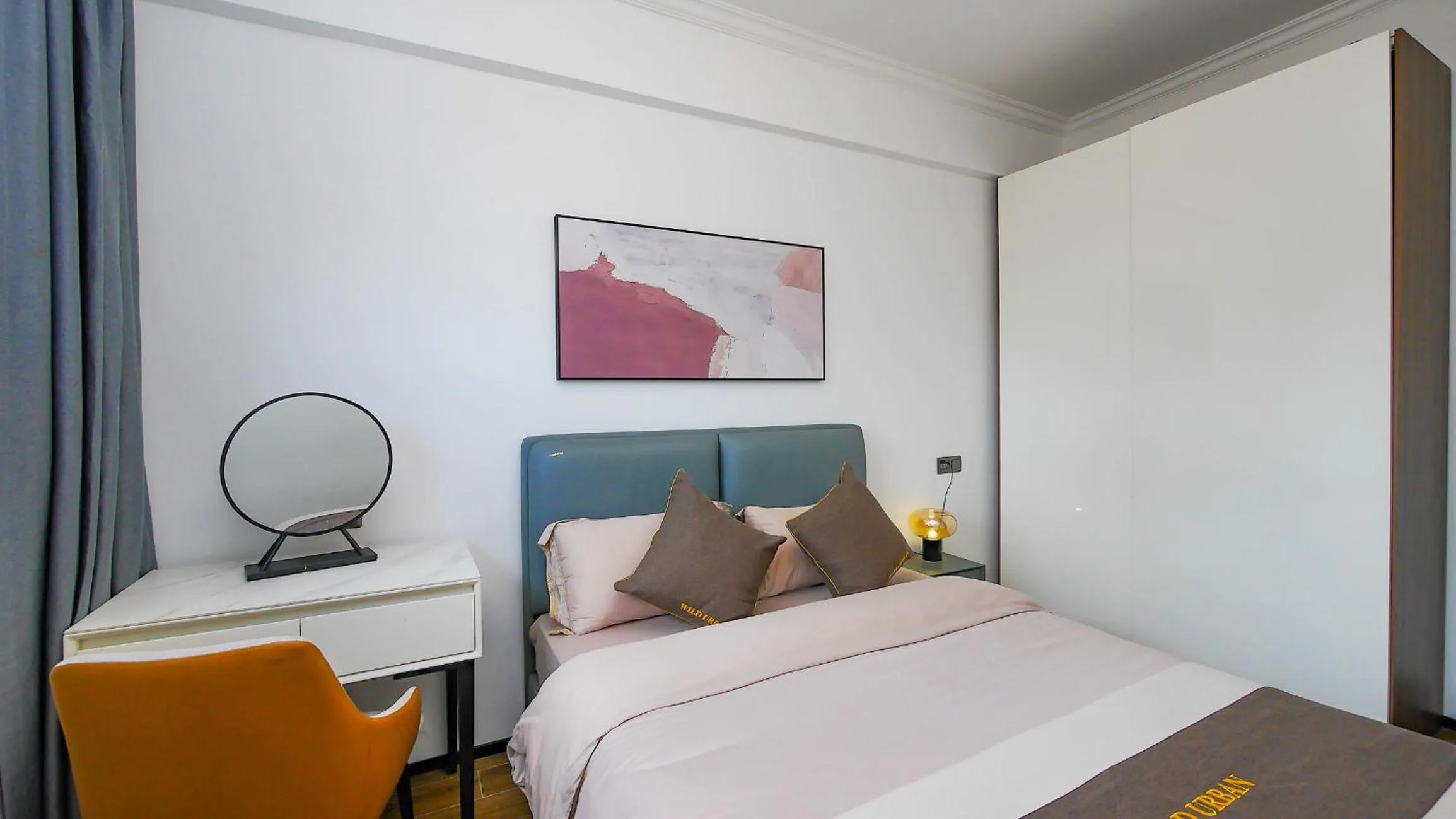 Bed in 2-bedroom Apartment at Oasis Park