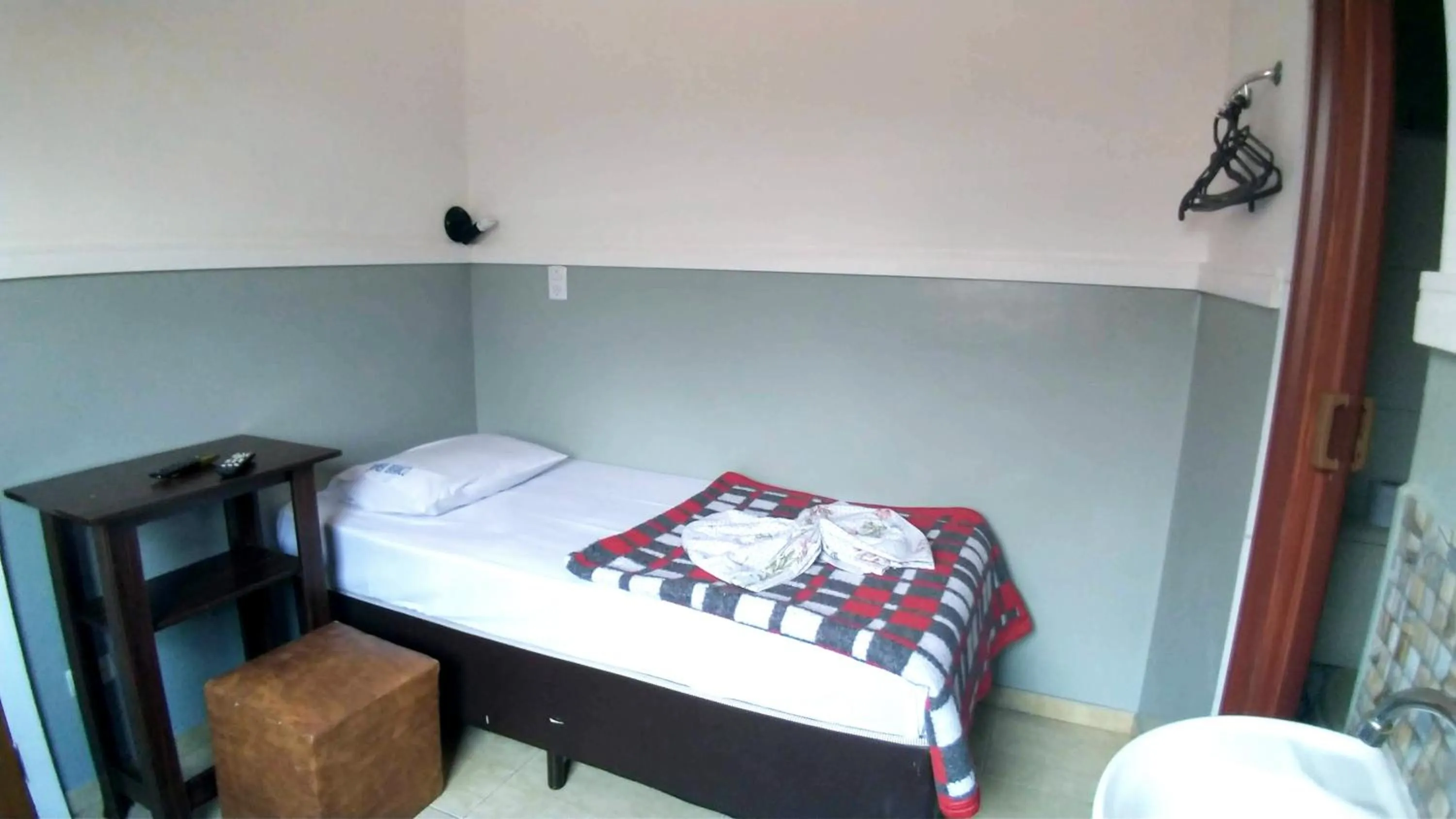 Photo of the whole room, Bed in HOTEL PAULISTANO Terminal Tietê