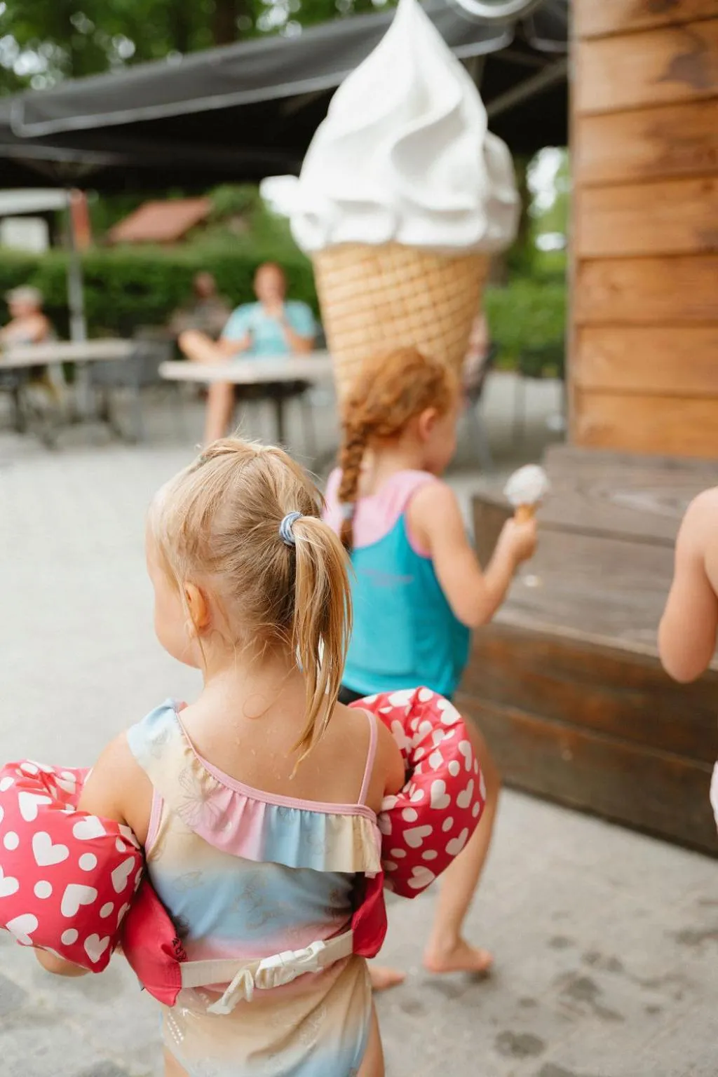 children in Recreatiepark de Vossenburcht IJhorst