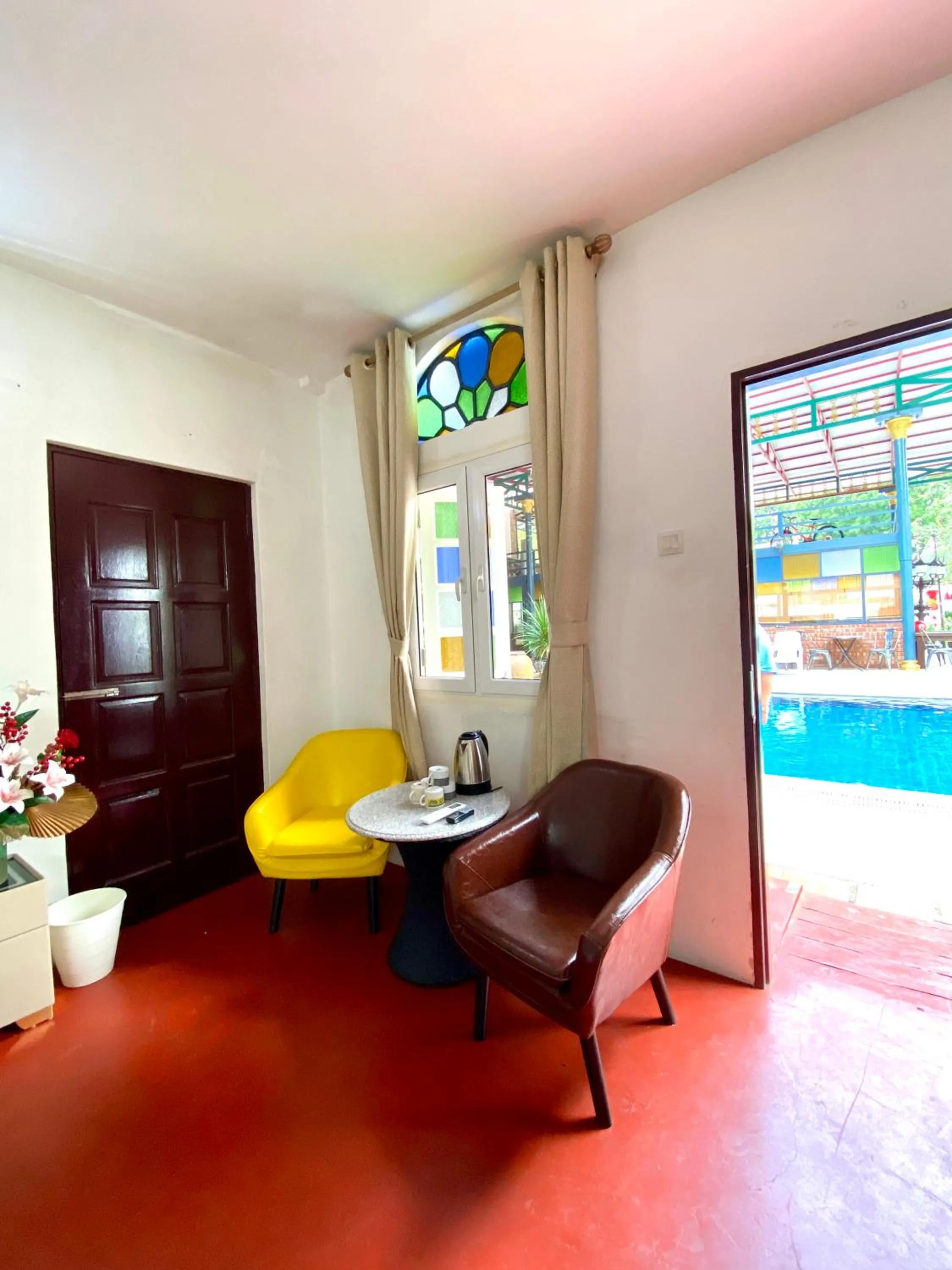 TV and multimedia in Bayu Bayu Hotel by Soft Loft