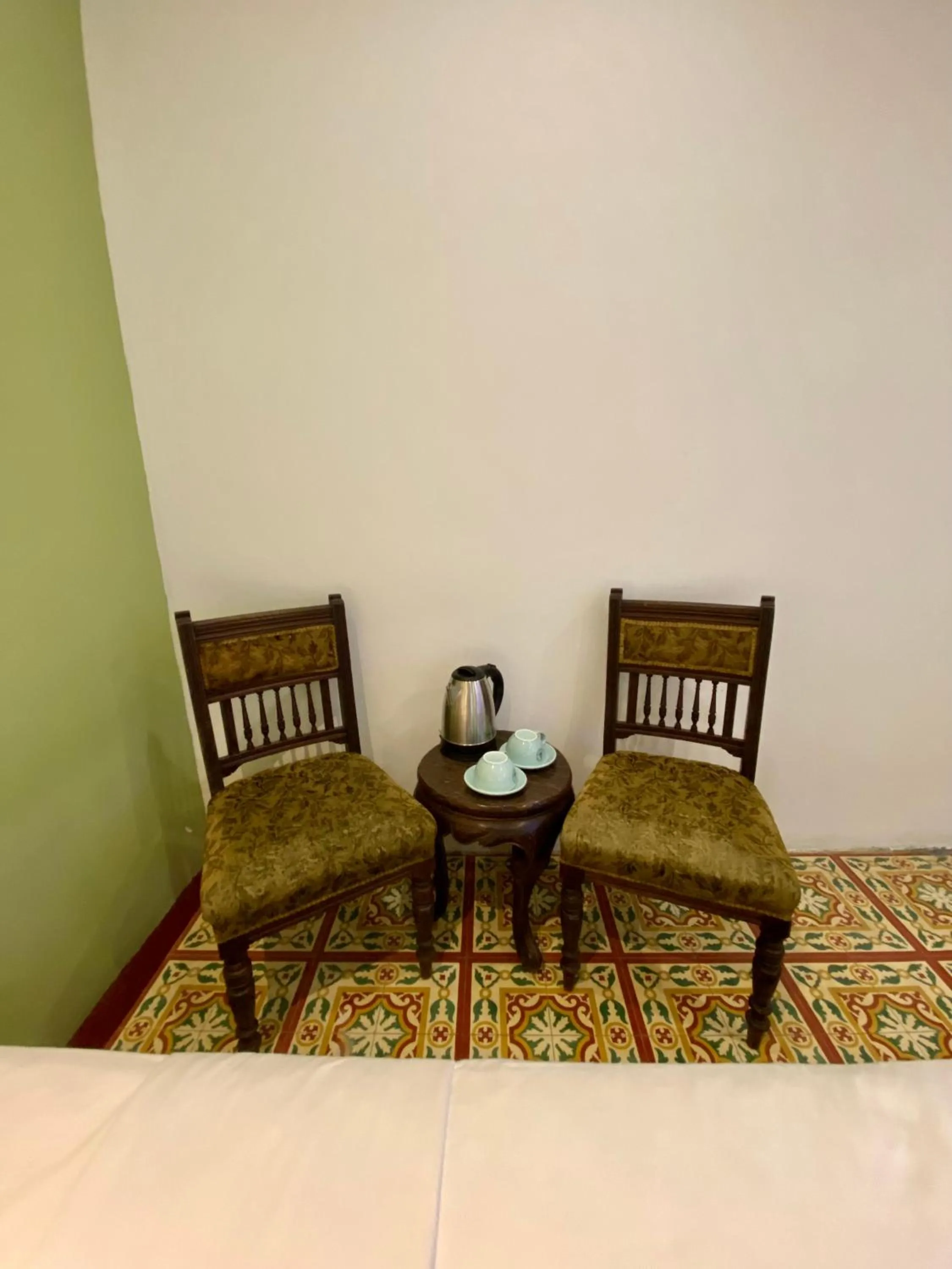 Seating area in Bayu Bayu Hotel by Soft Loft