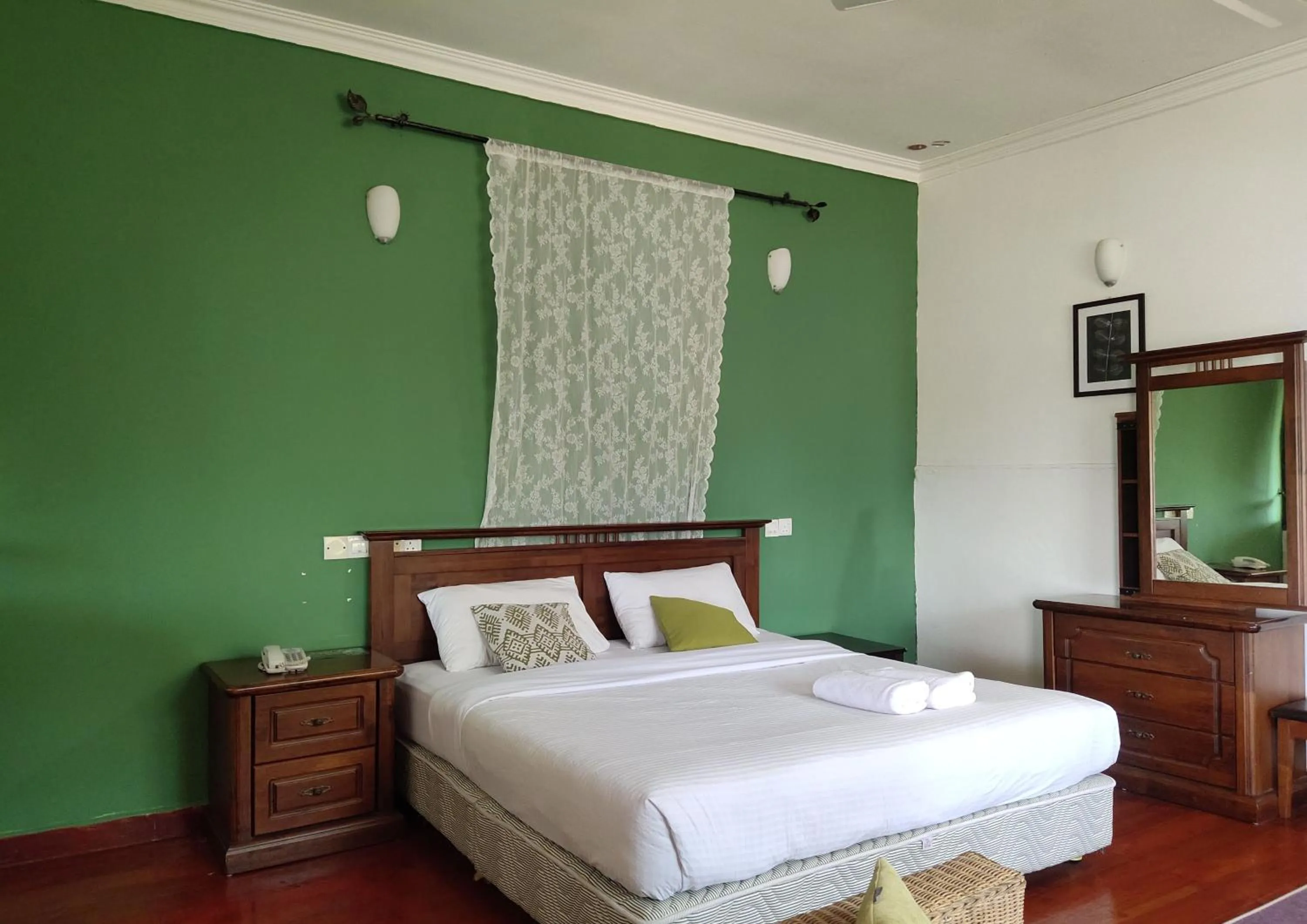Photo of the whole room, Bed in Nabalu Kundasang