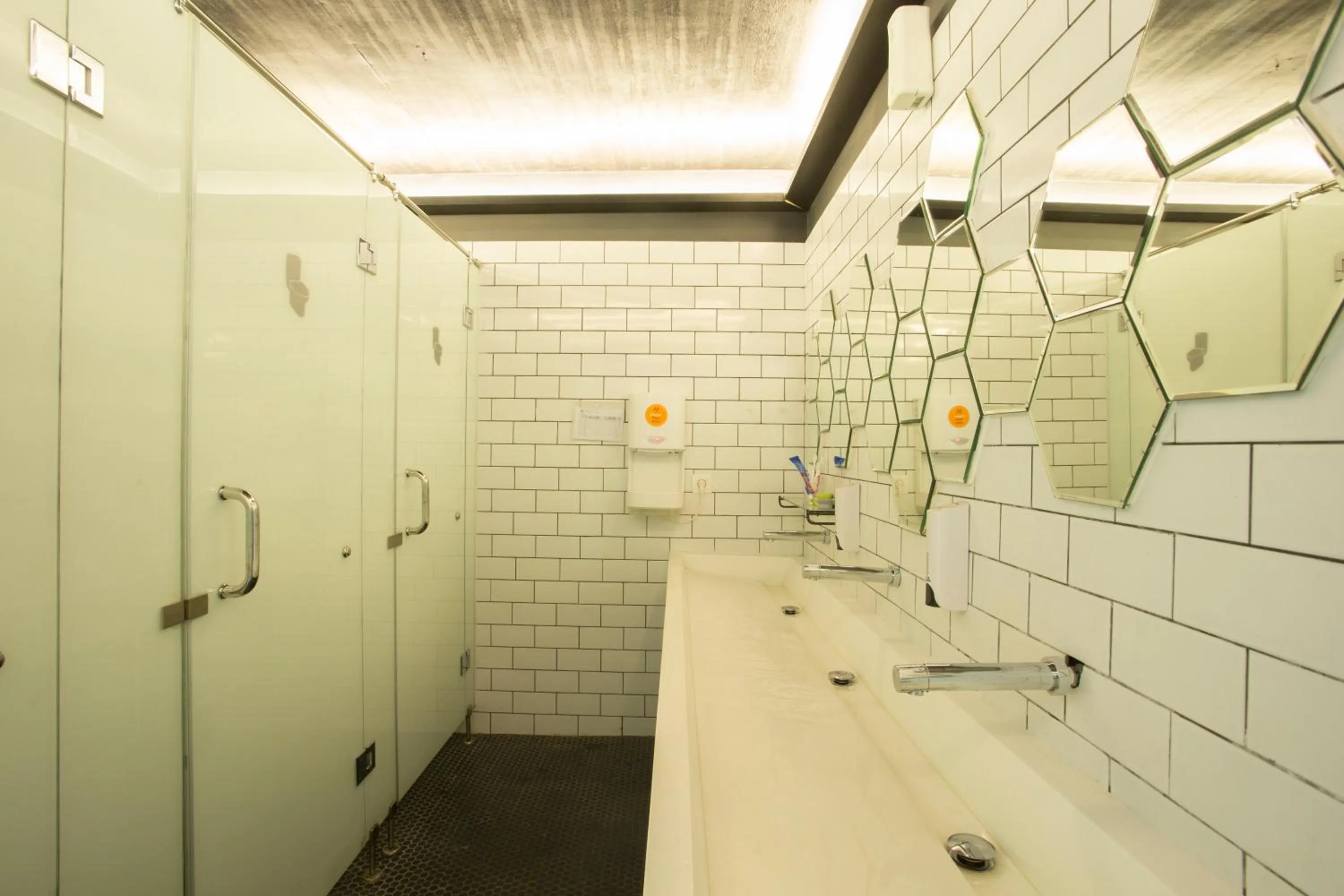 Shower in M Boutique Hostel