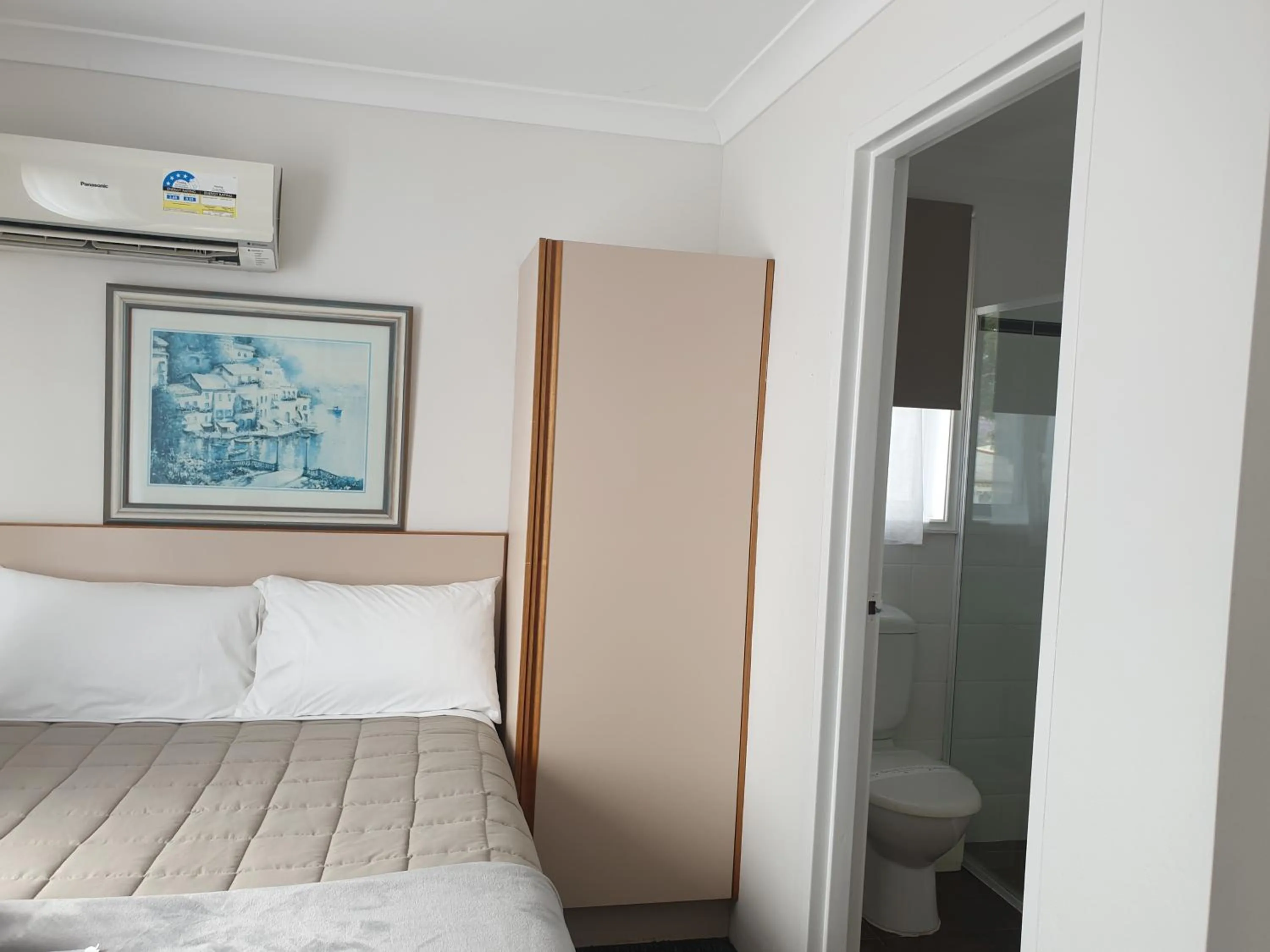 Bedroom, Bed in Forstay Motel