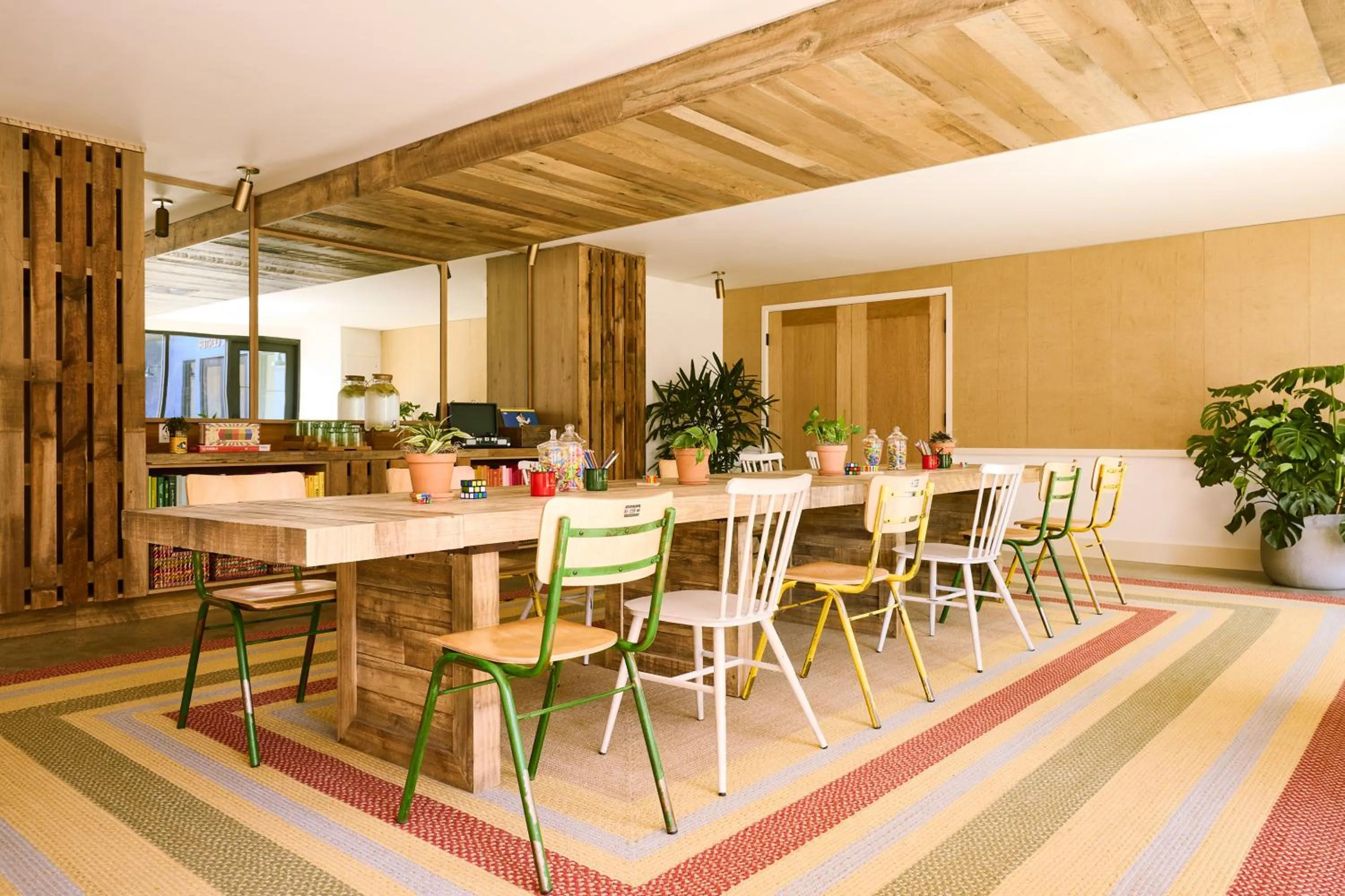 Meeting/conference room in Treehouse Hotel Silicon Valley