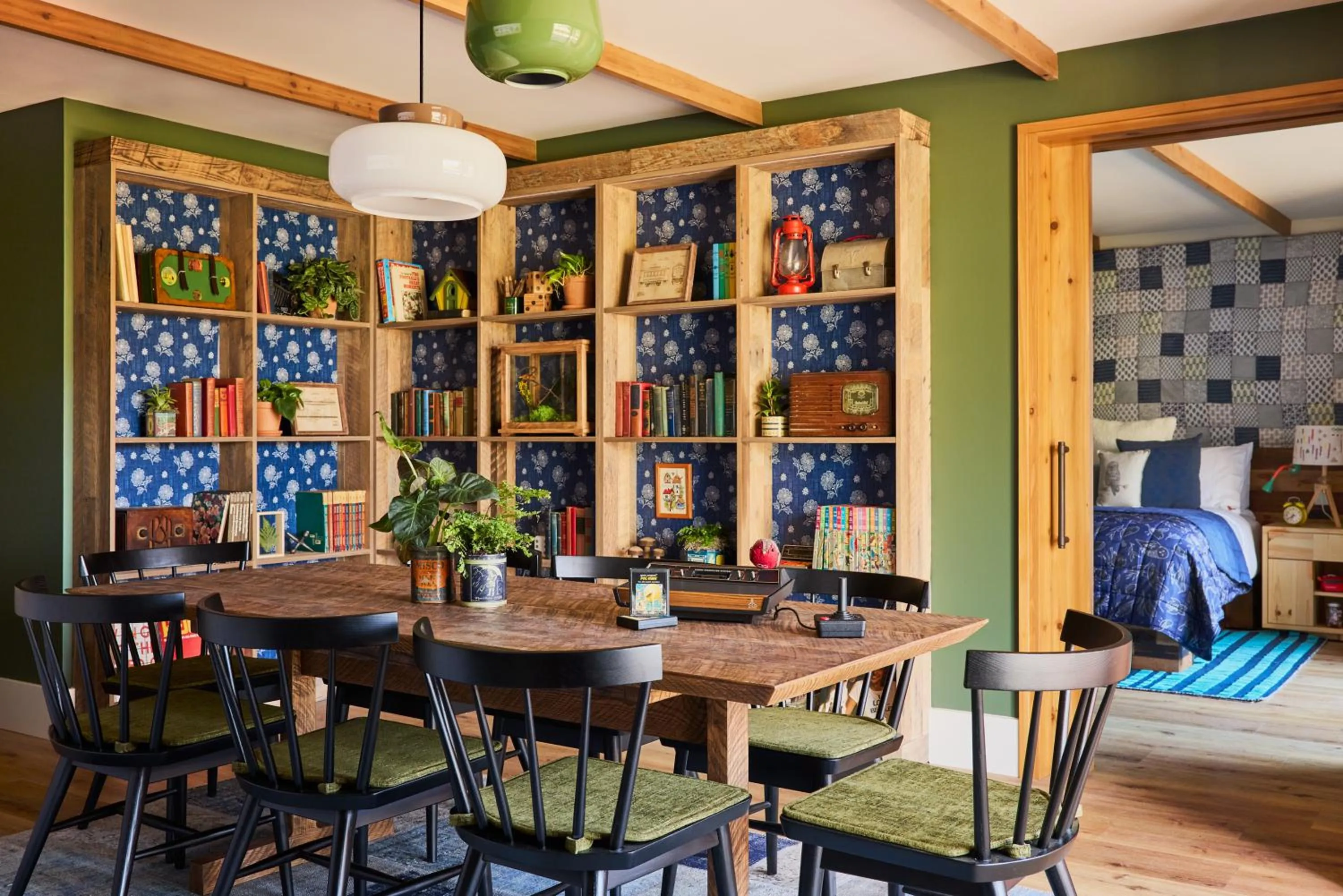 Dining area in Treehouse Hotel Silicon Valley