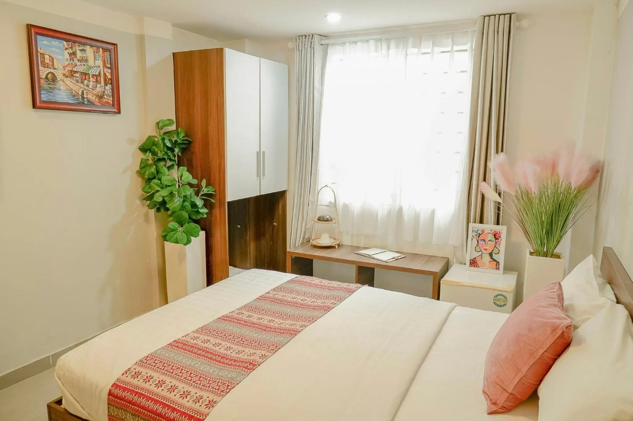 Bed in Galaxy Boutique Sai Gon Central Hotel