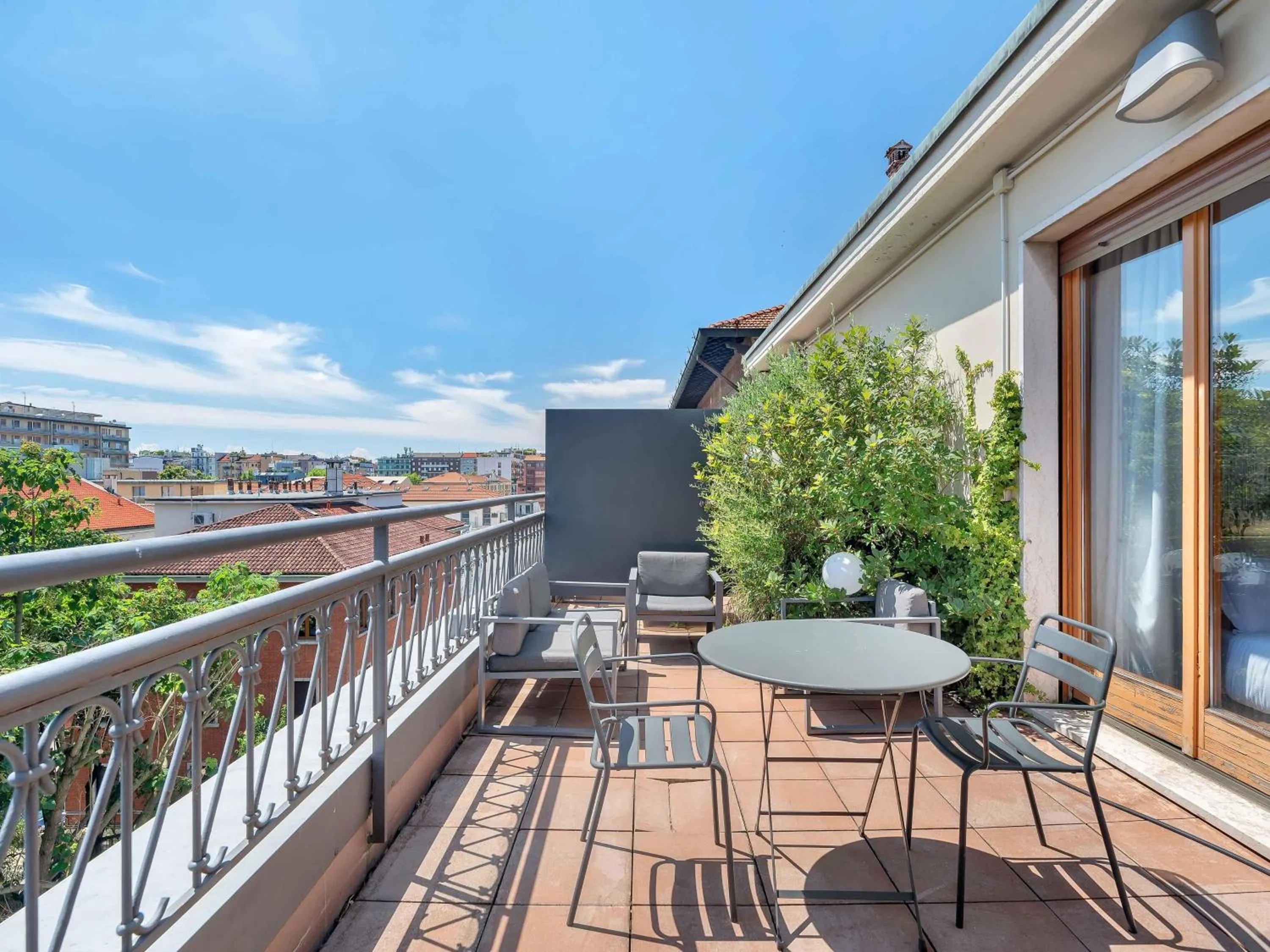 Photo of the whole room in B&B Hotel Milano Sant'Ambrogio