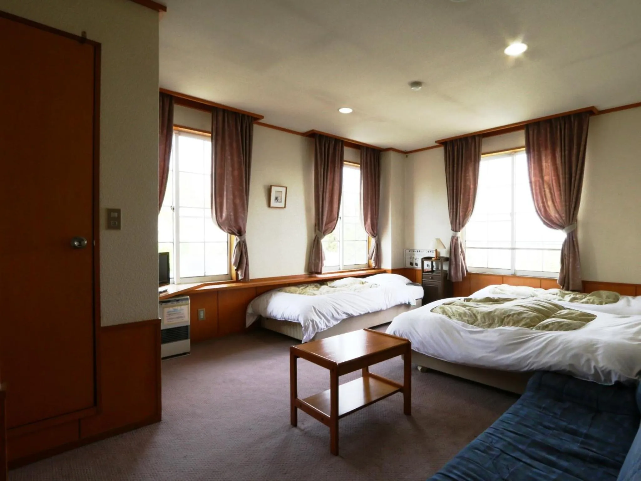 Photo of the whole room in Marchen House Madarao