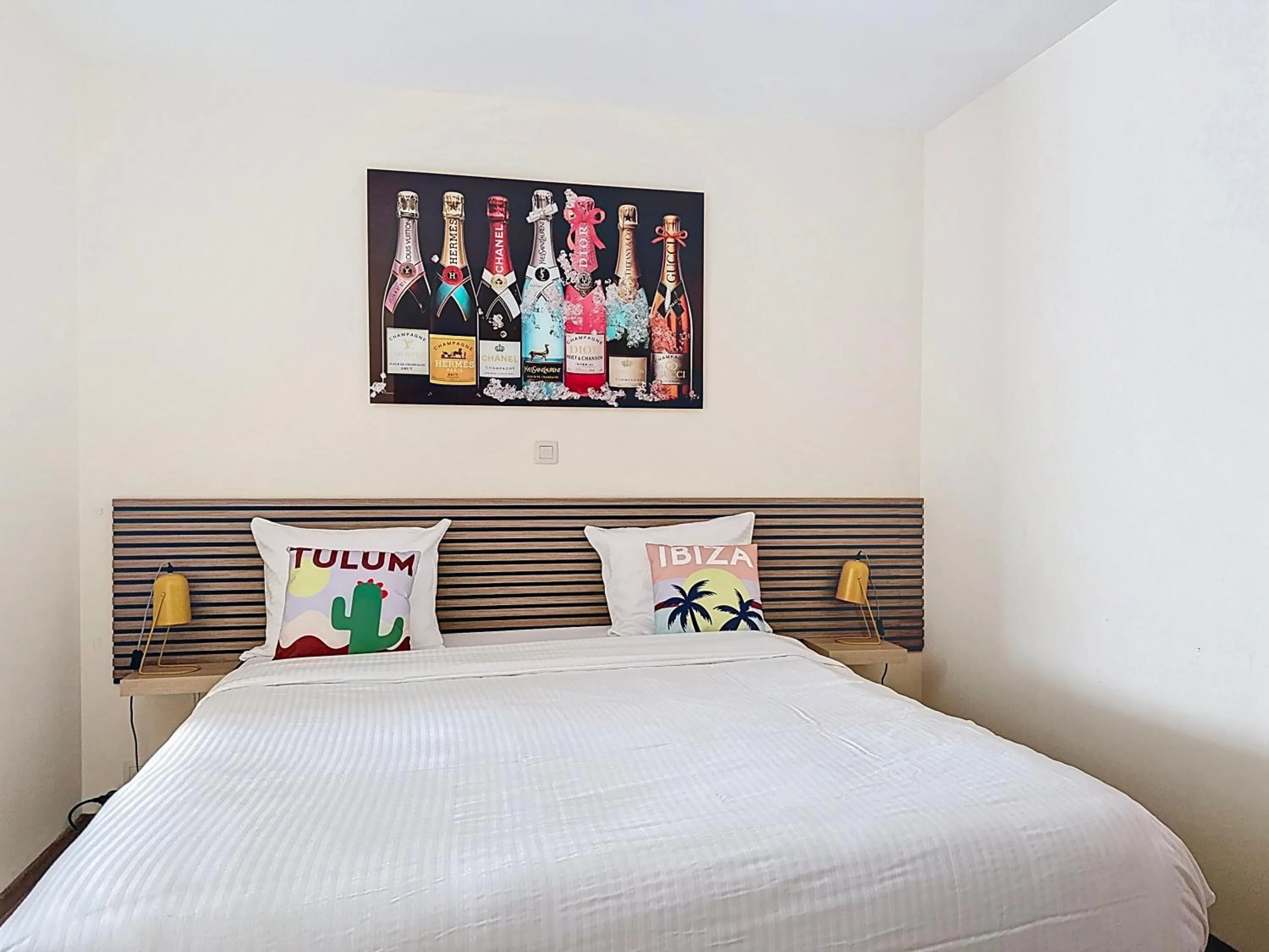 Bed in Slina Hotel Brussels