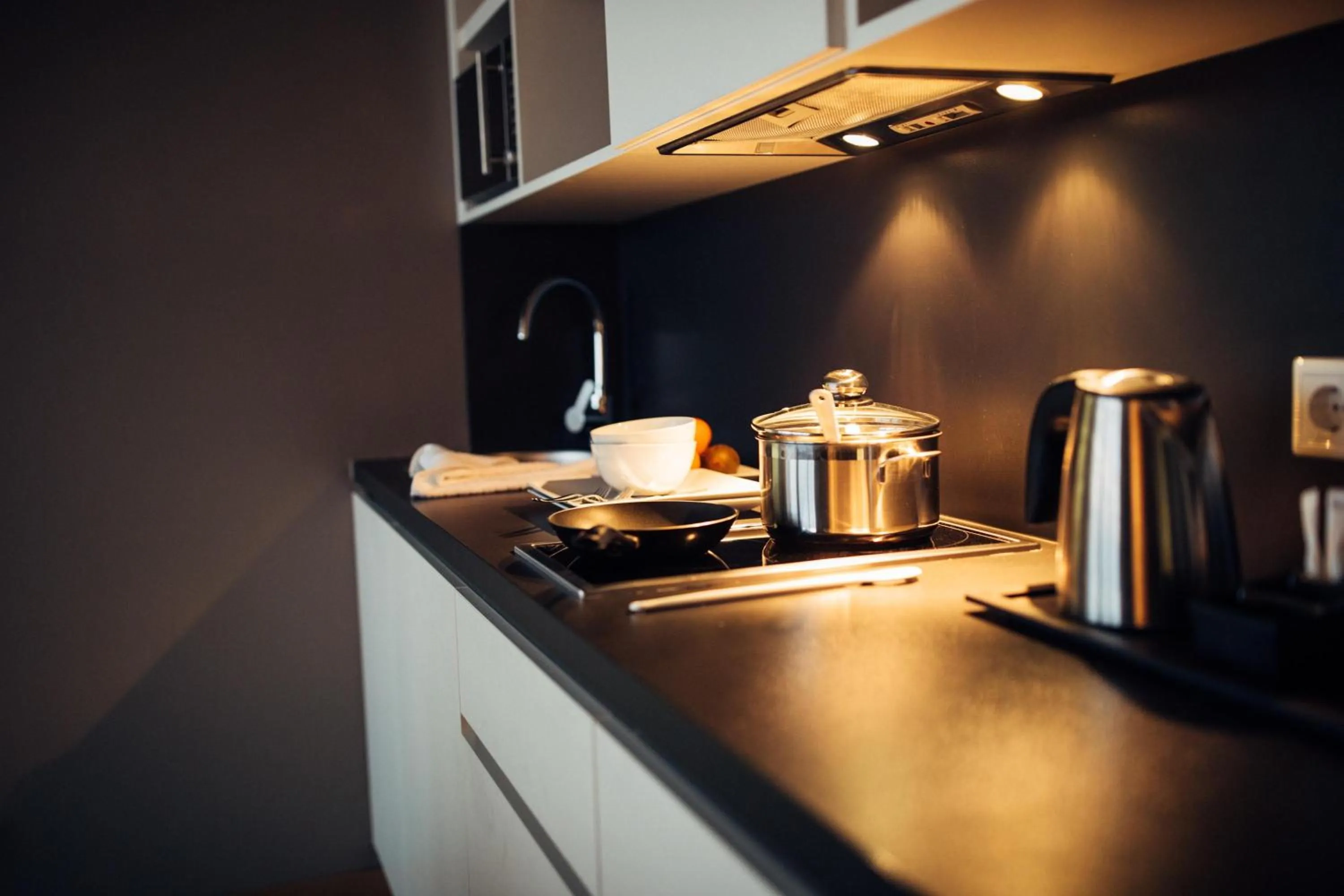 Kitchen or kitchenette in harry's home München hotel & apartments