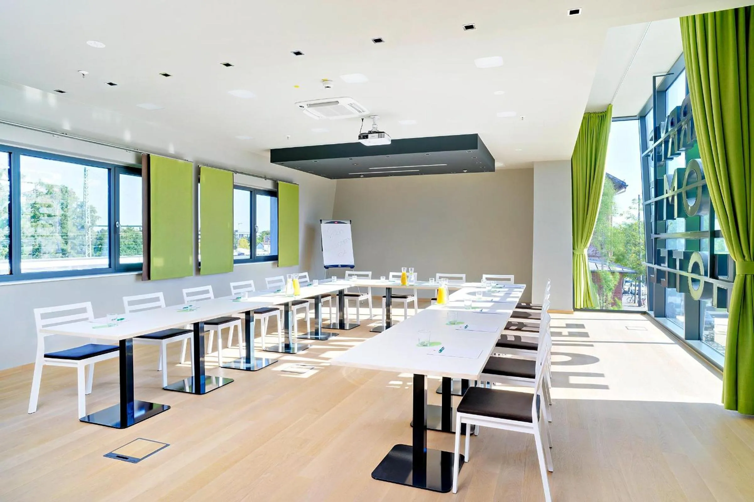 Meeting/conference room in harry's home München hotel & apartments