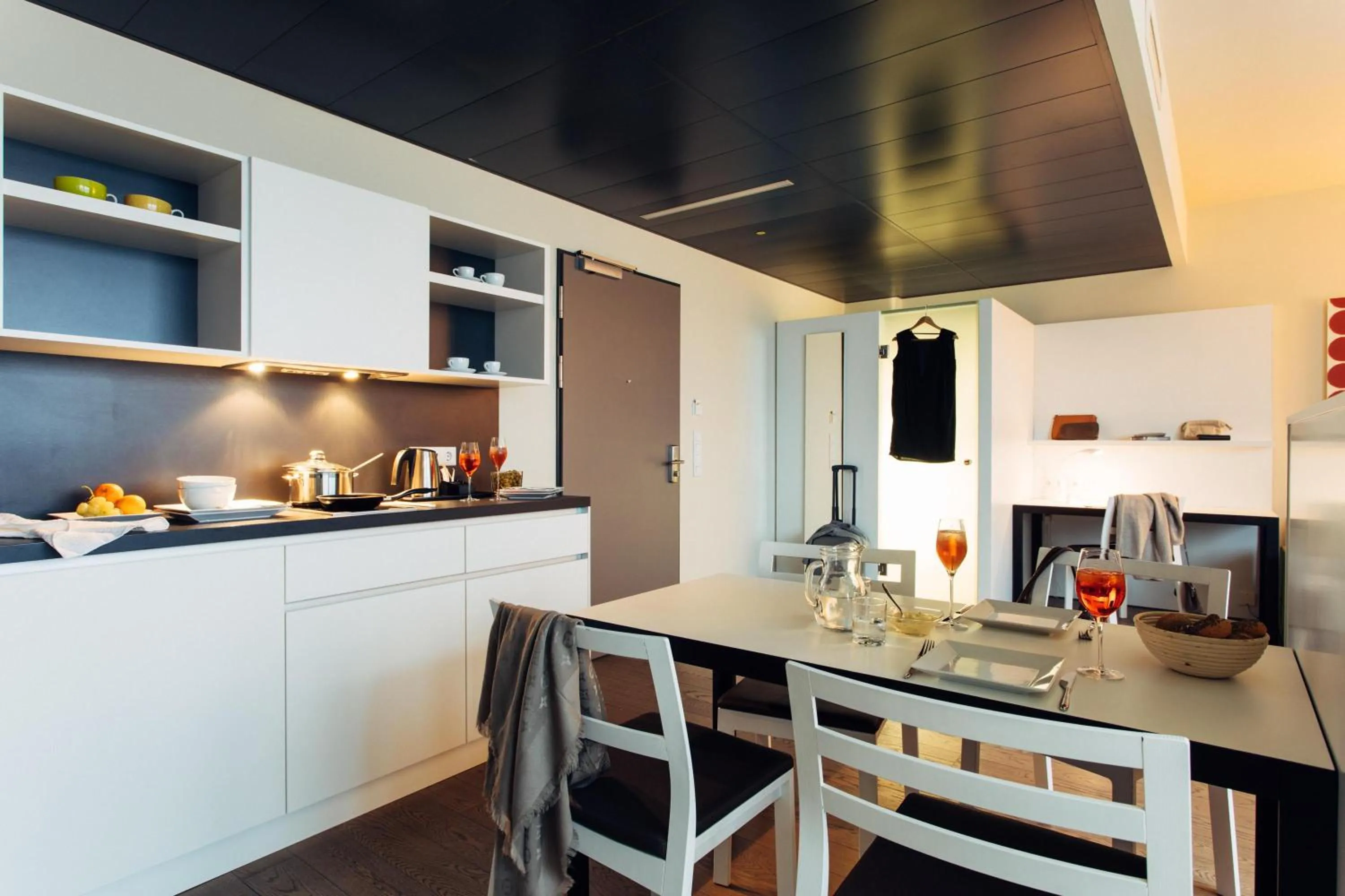 Photo of the whole room in harry's home München hotel & apartments