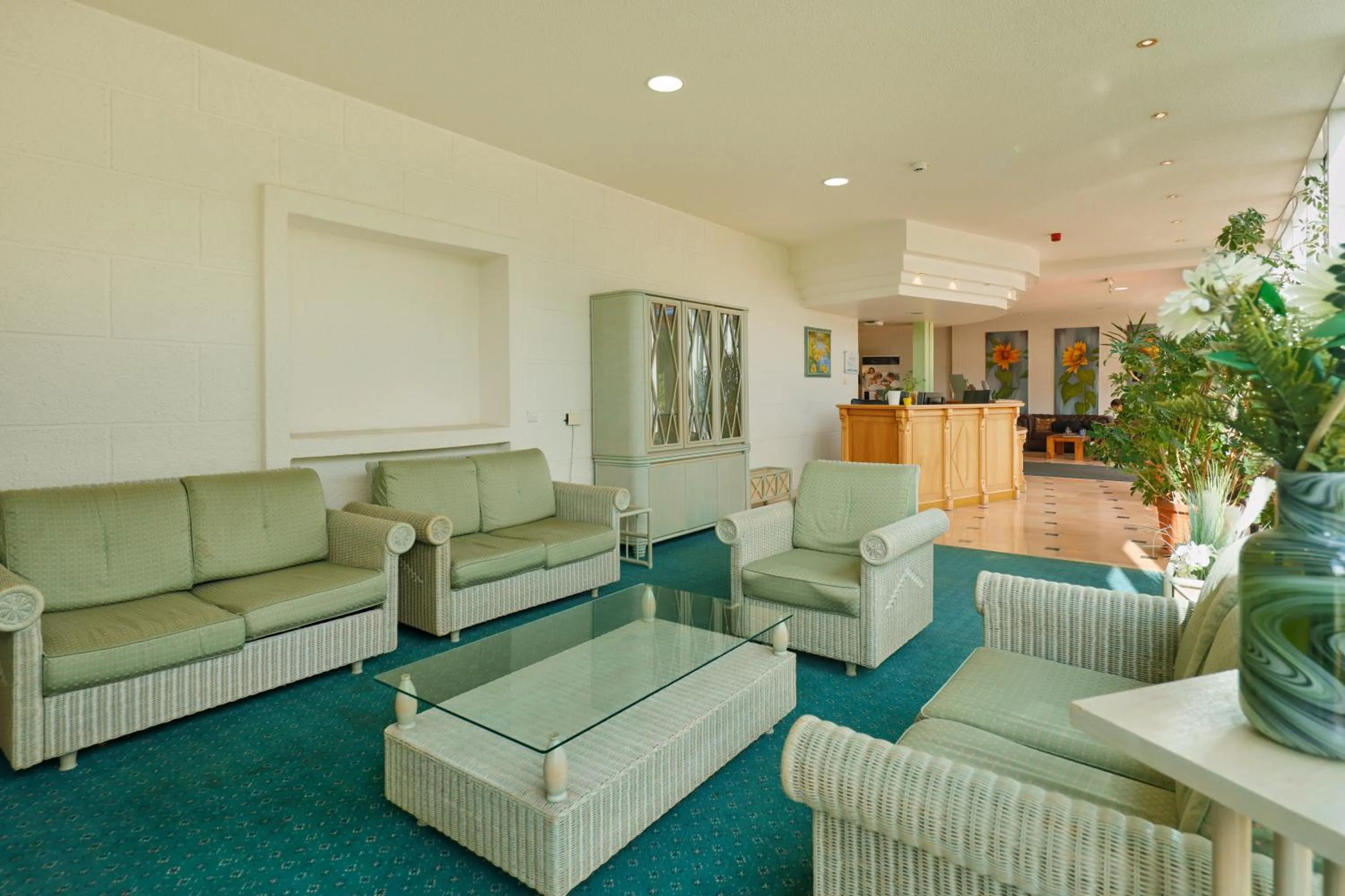 Lobby or reception in TRIP INN Axxon Hotel