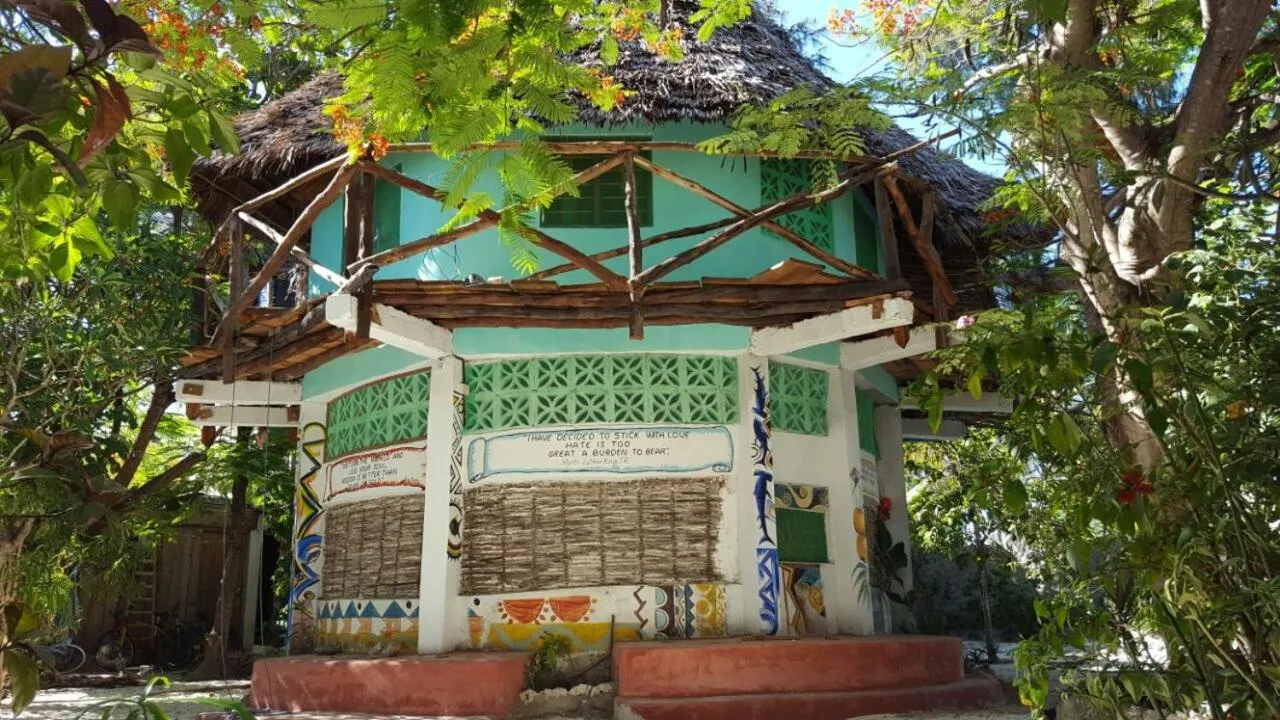 Photo of the whole room in Mustapha' s Place