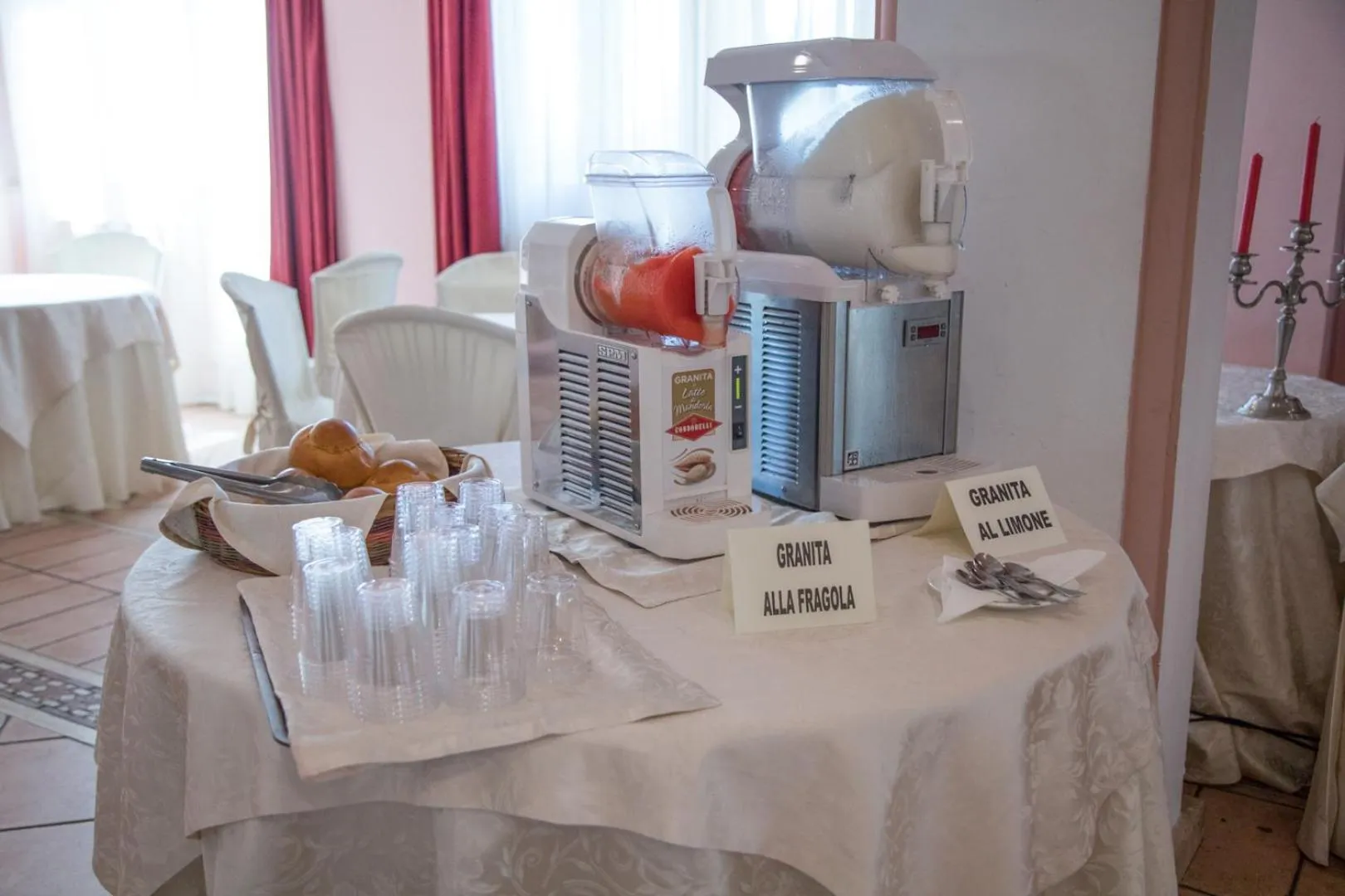 Food and drinks in Assinos Palace Hotel