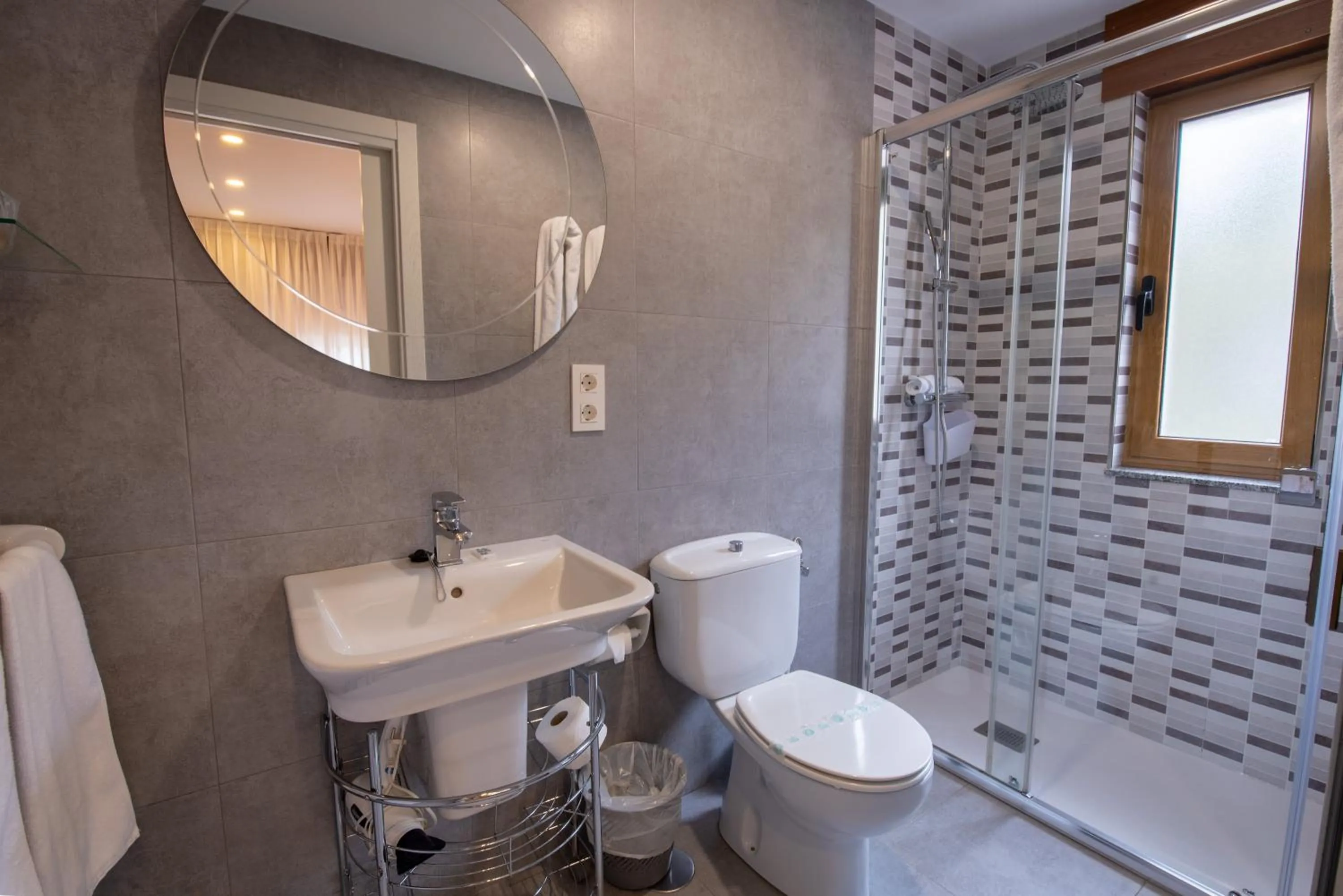 Shower in Hotel el Pinar