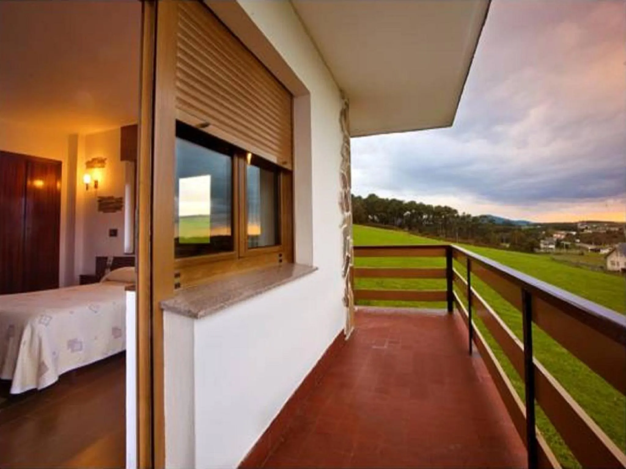 Balcony/Terrace, Bed in Hotel el Pinar
