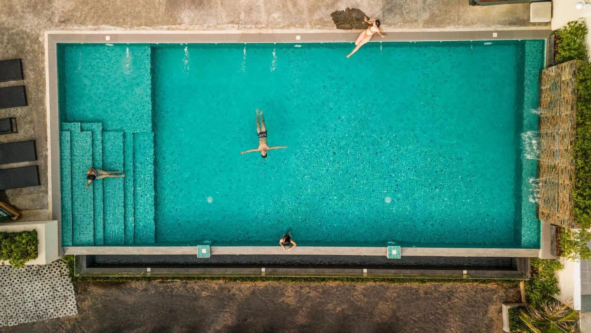 Swimming pool in Bayandati Resort