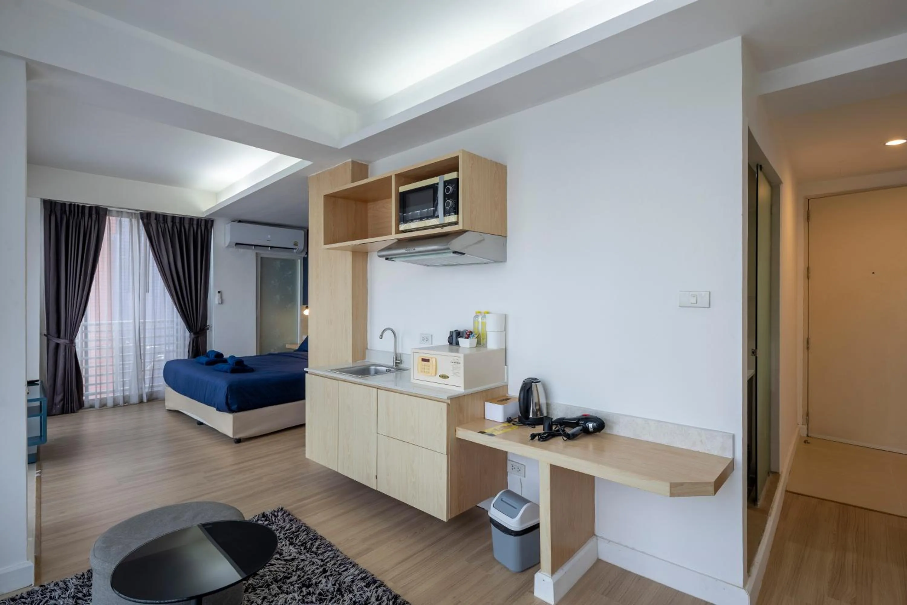 Kitchen or kitchenette in GP House Express Sukhumvit 81