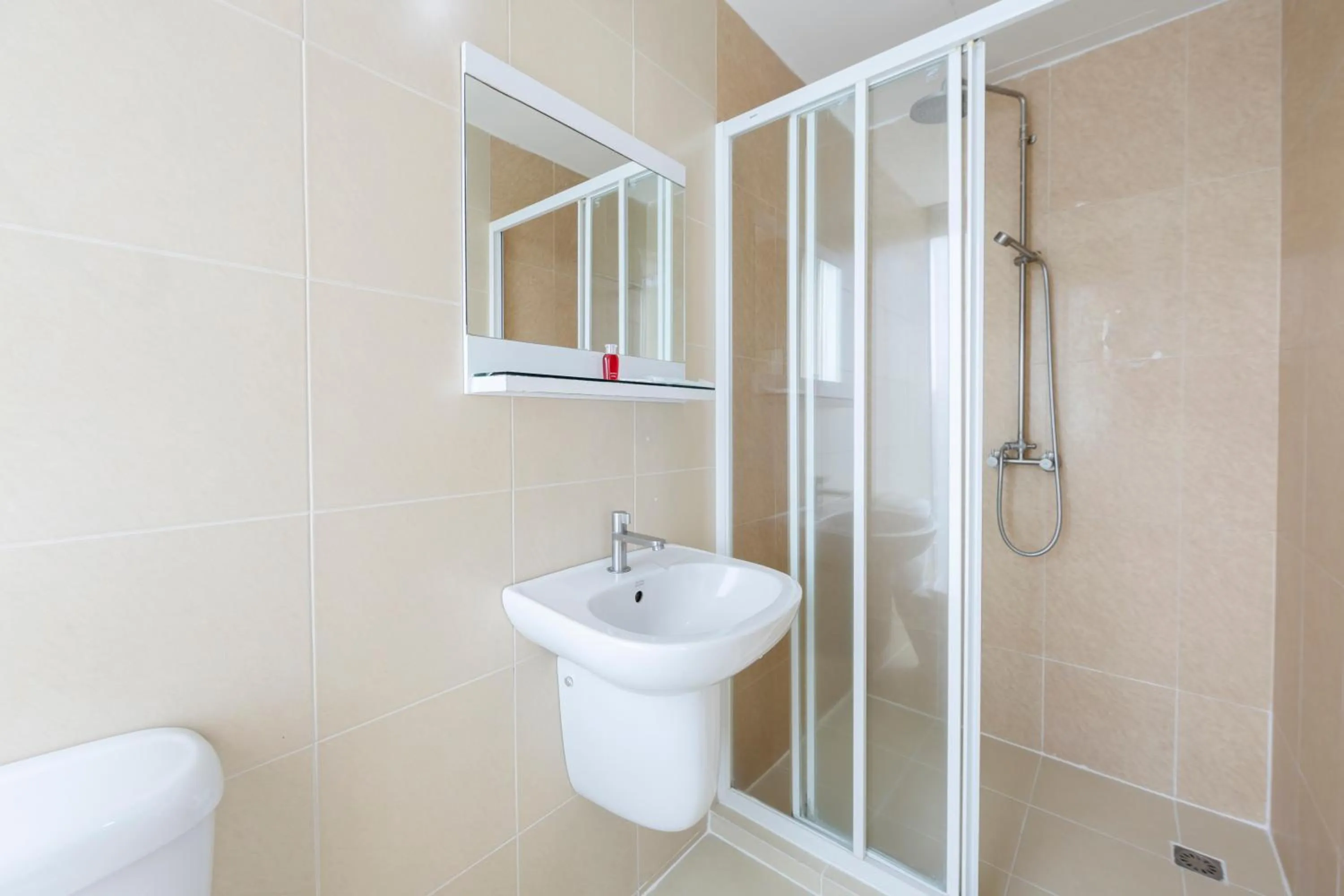 Shower in GP House Express Sukhumvit 81