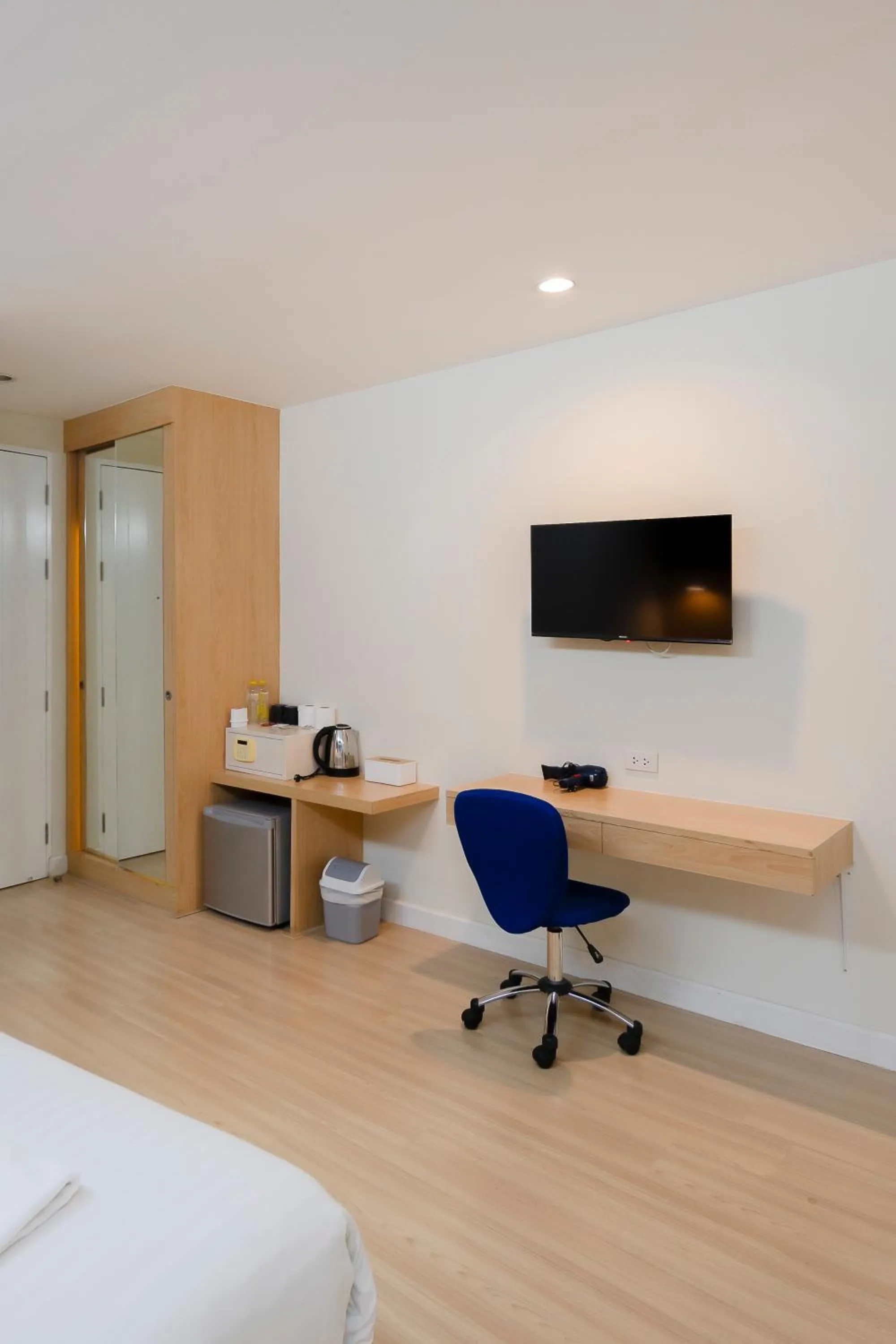 TV and multimedia, Bed in GP House Express Sukhumvit 81