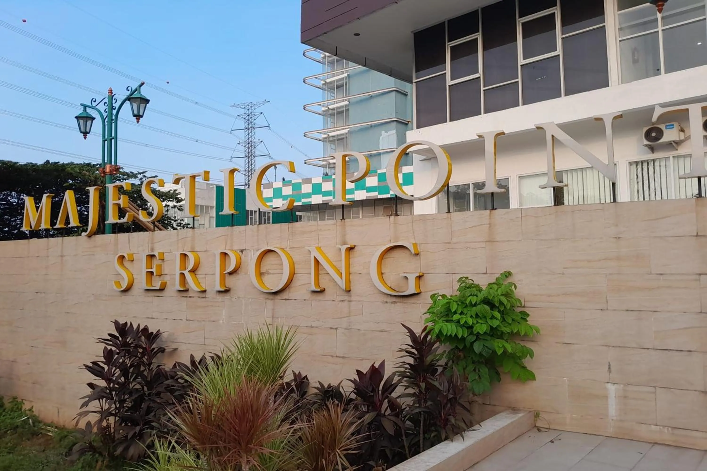 Text overlay in Majestic Point Serpong by Nature
