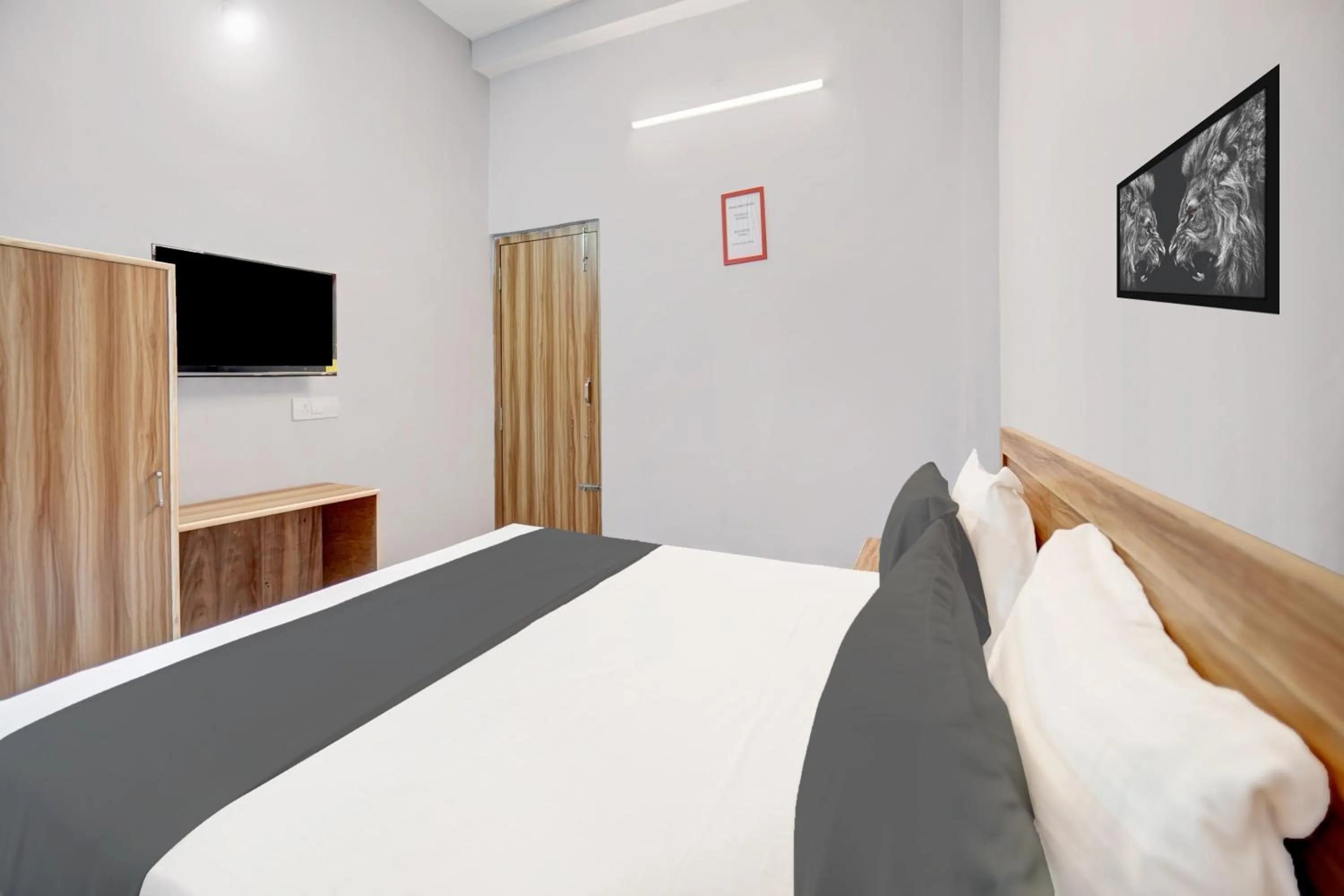 Bedroom in HOTEL O ROYAL GUEST HOUSE