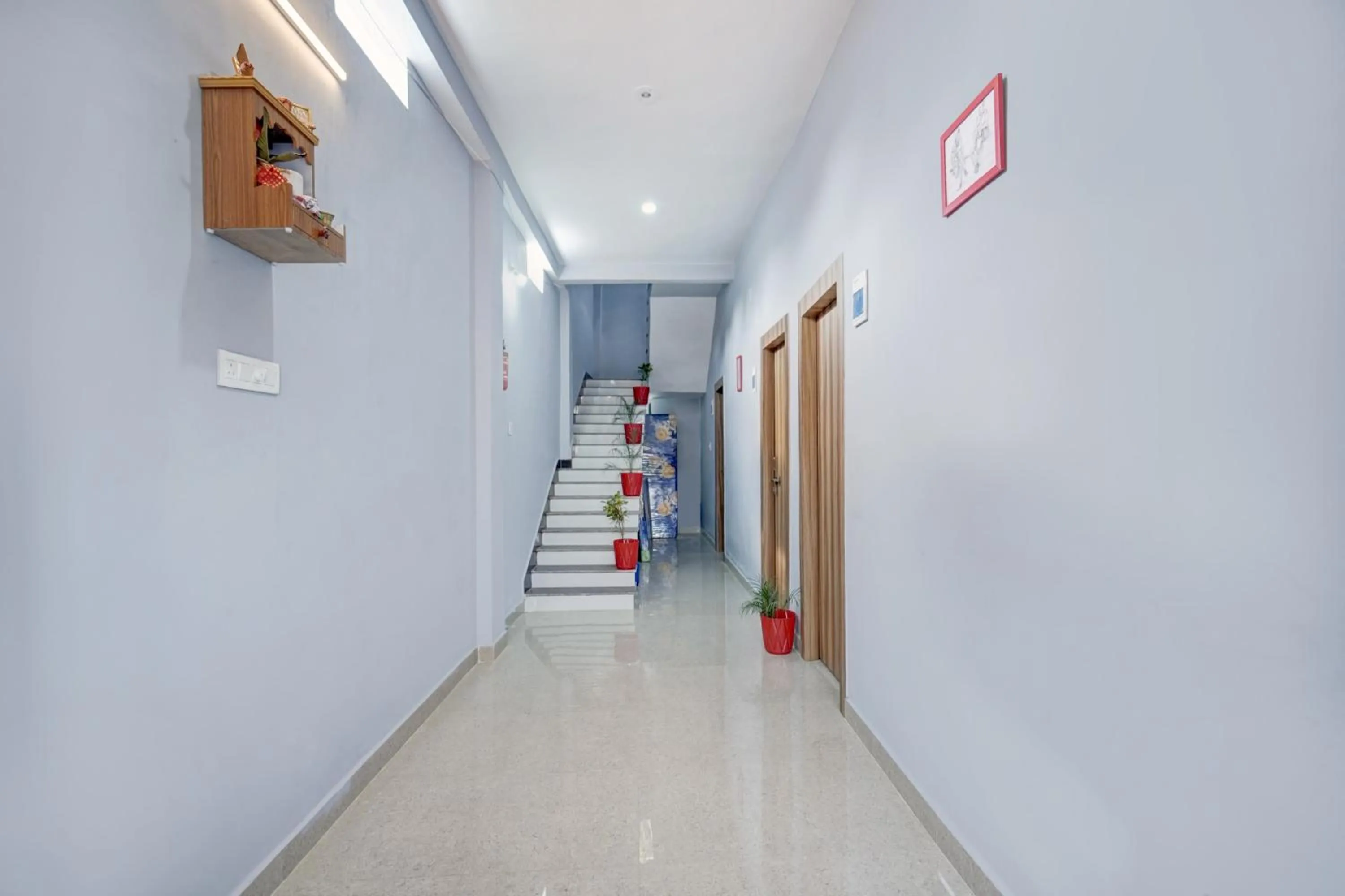 Lobby or reception in HOTEL O ROYAL GUEST HOUSE