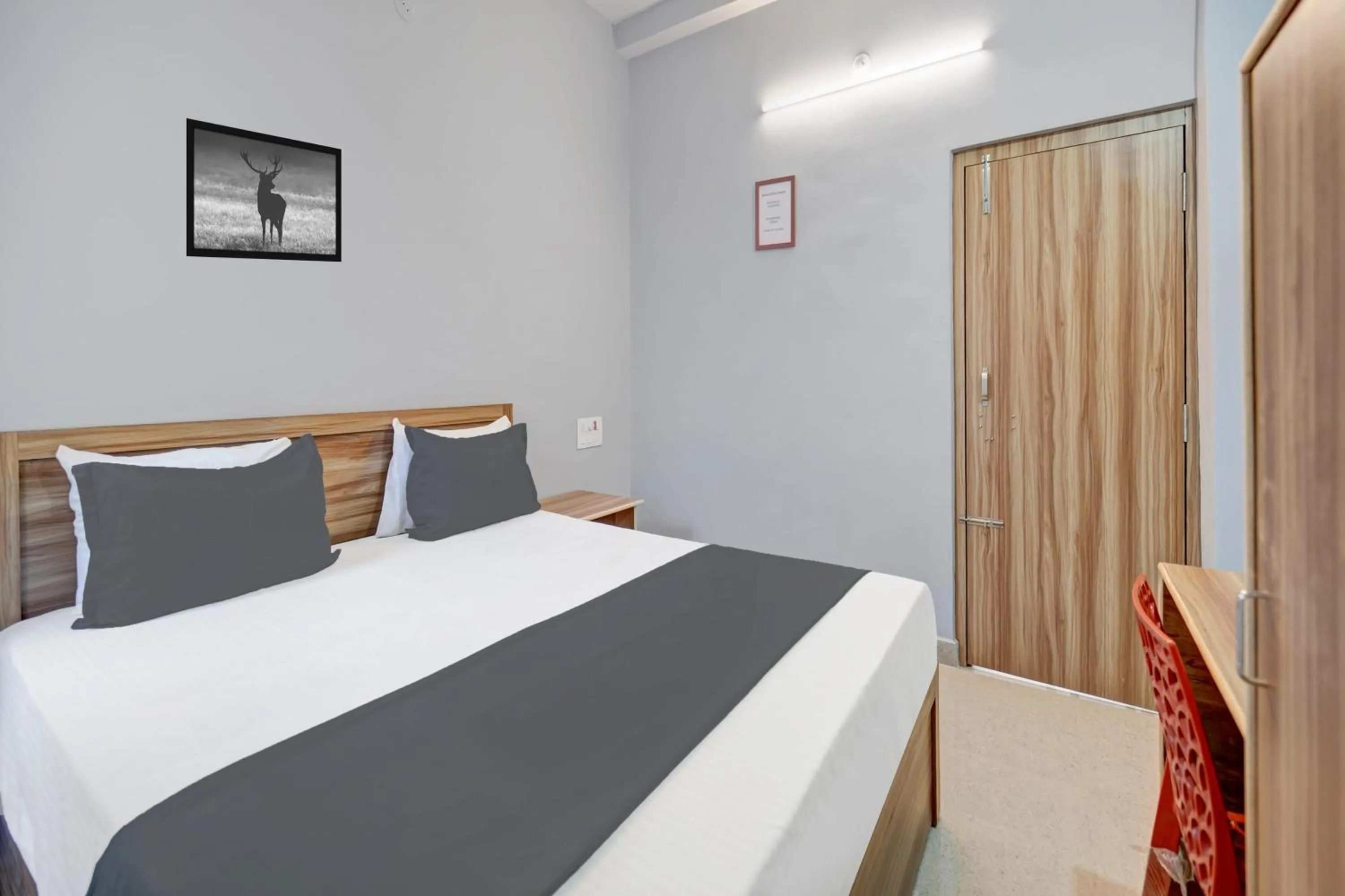 Bedroom in HOTEL O ROYAL GUEST HOUSE