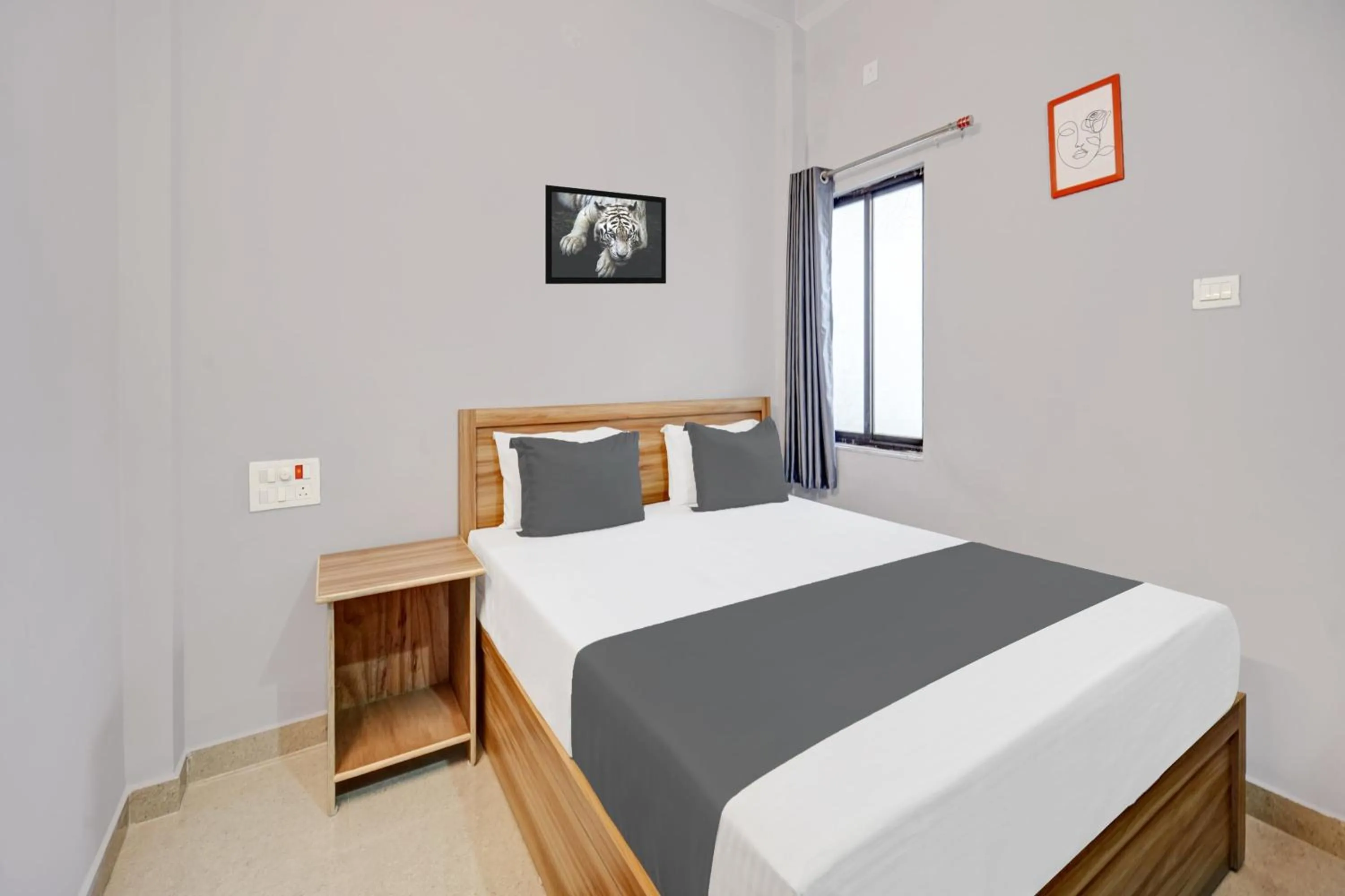 Bedroom in HOTEL O ROYAL GUEST HOUSE