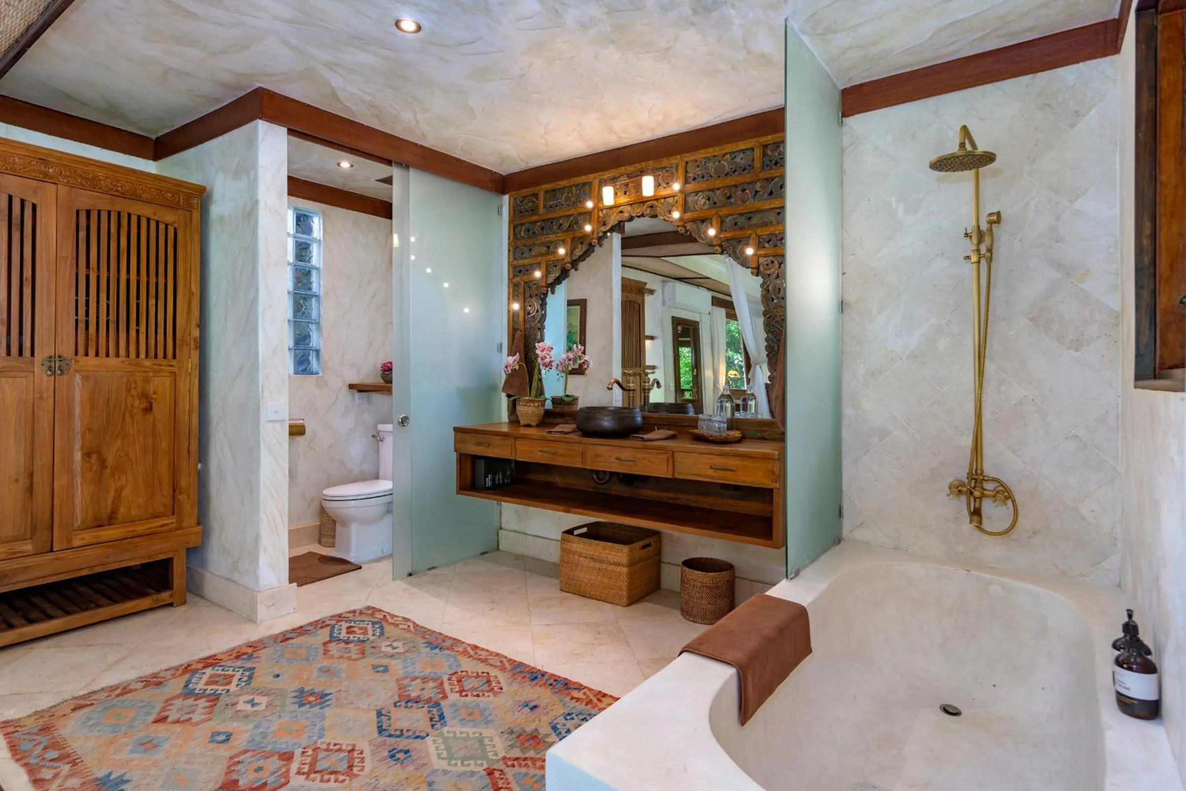 Toilet in Lumina Wellness Retreat