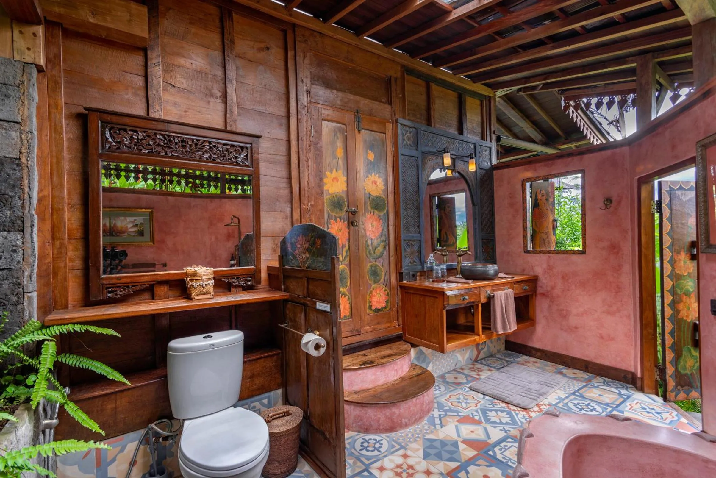 Toilet in Lumina Wellness Retreat