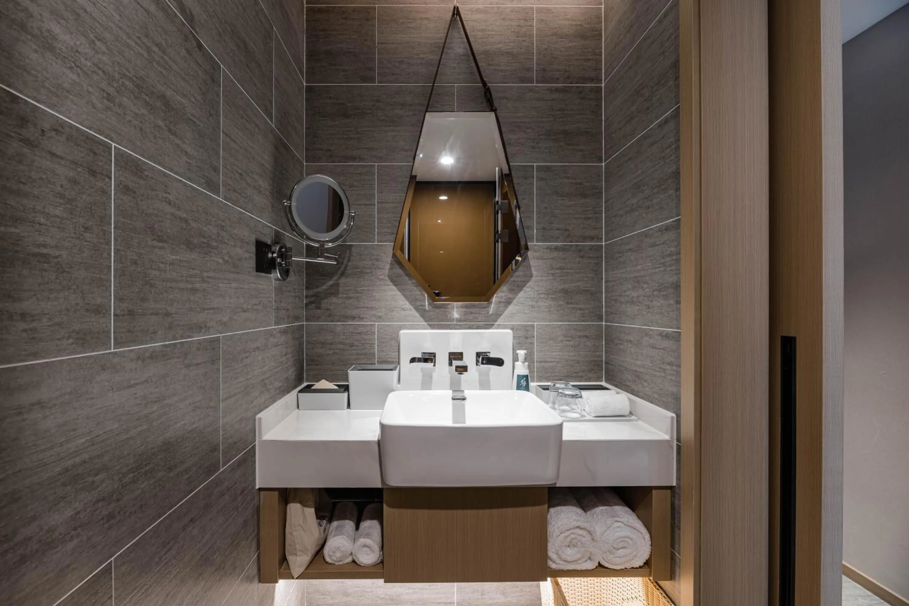 towels in Atour Hotel Hangzhou Xixi Vally Tianmushan Road