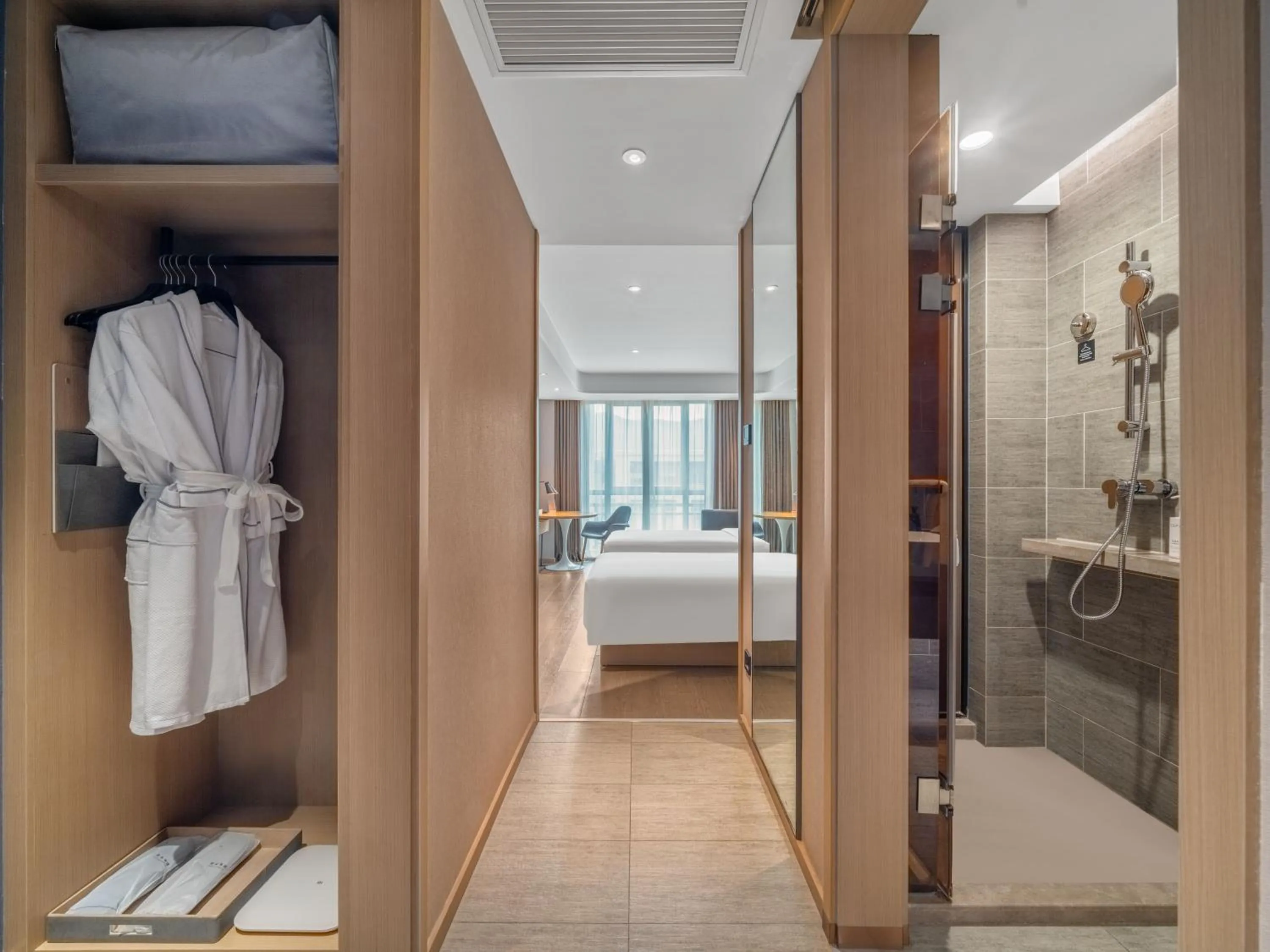 Photo of the whole room, Bed in Atour Hotel Hangzhou Xixi Vally Tianmushan Road