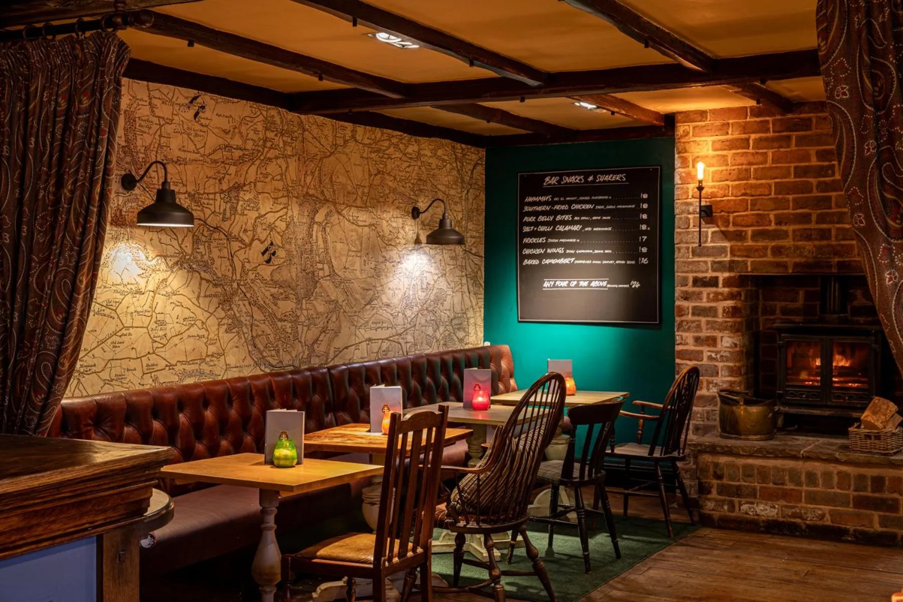 Lounge or bar in The Devonshire Arms