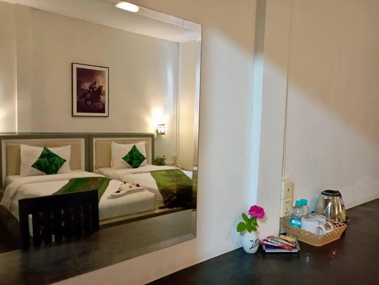 Seating area, Bed in Home Inn