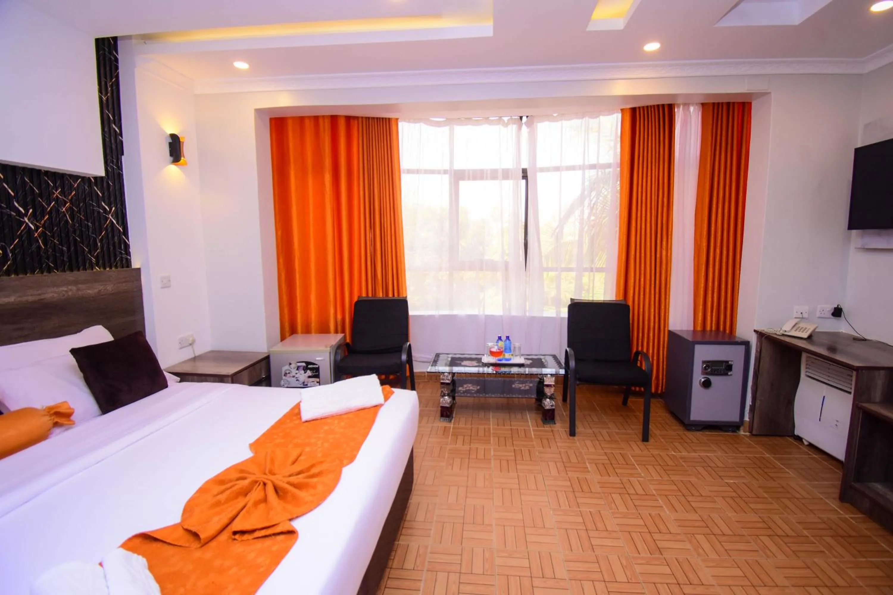 Photo of the whole room, Bed in Sunstar Hotel Nairobi