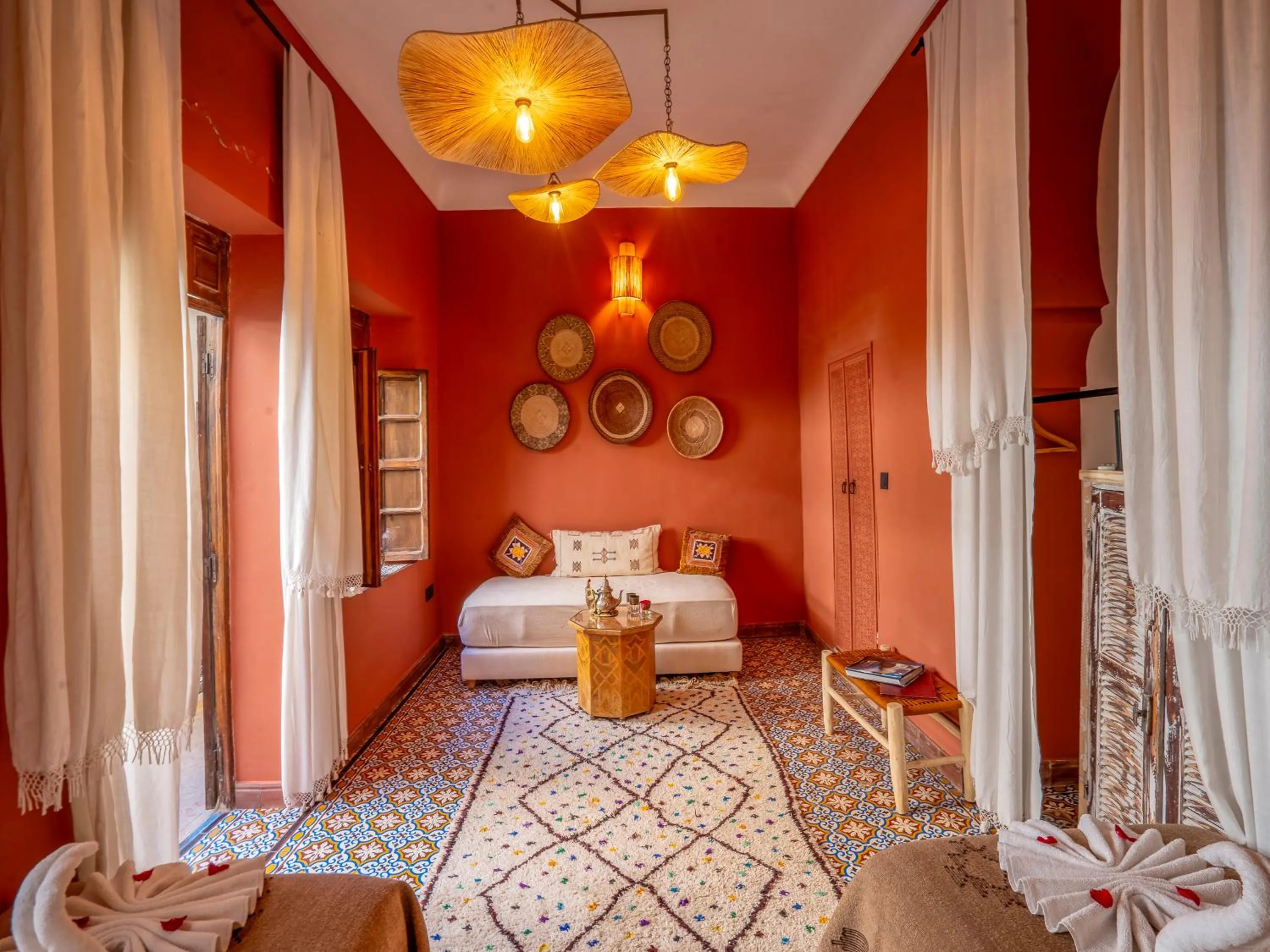 Living room, Bed in Riad Maialou & SPA