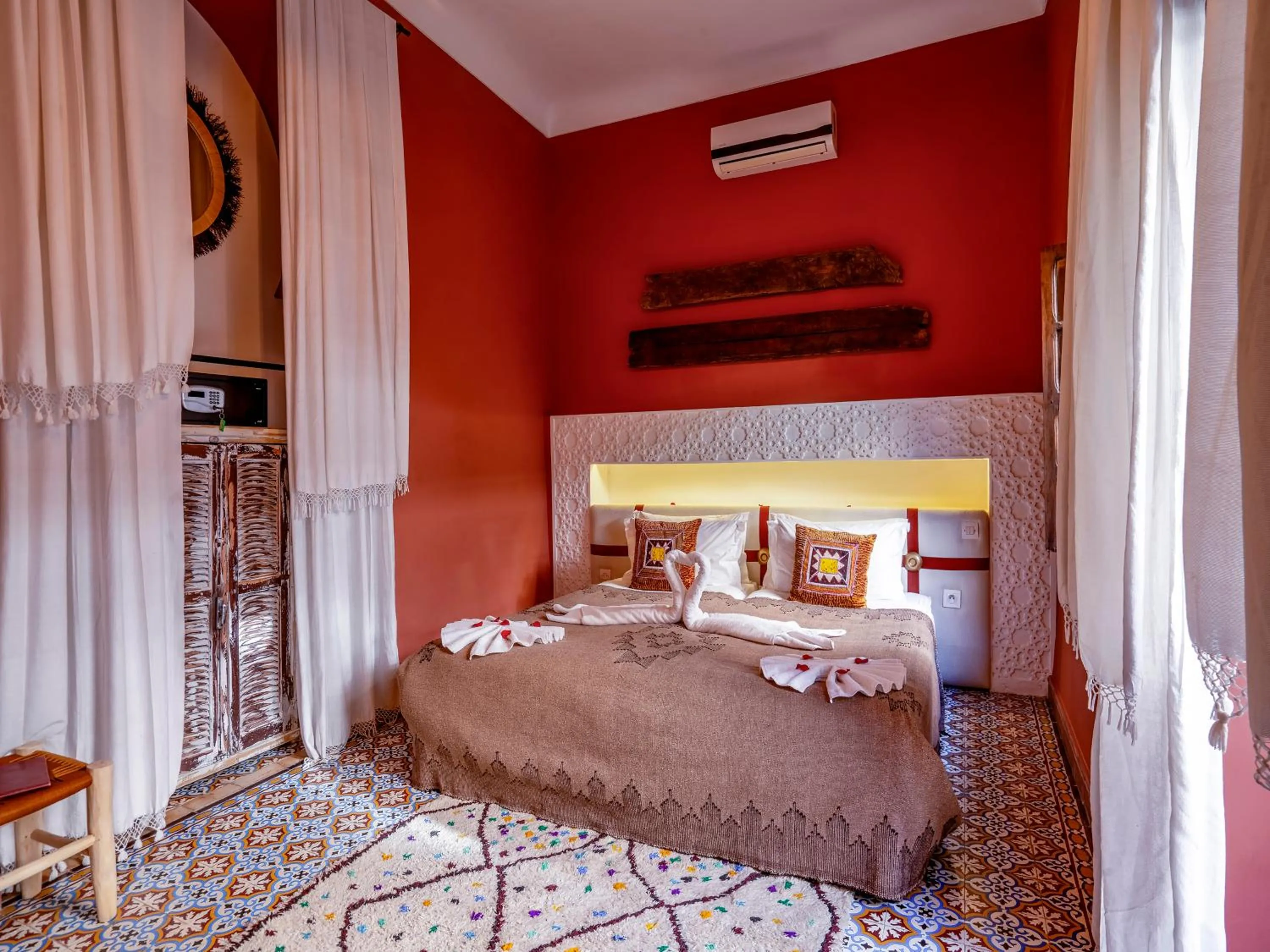 Bed in Riad Maialou & SPA