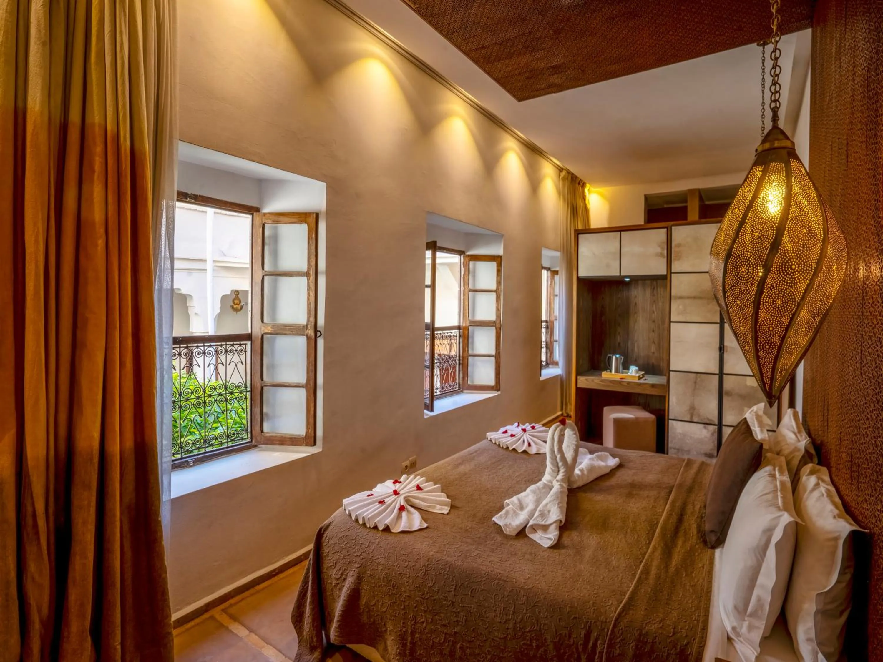 Bedroom, Bed in Riad Maialou & SPA