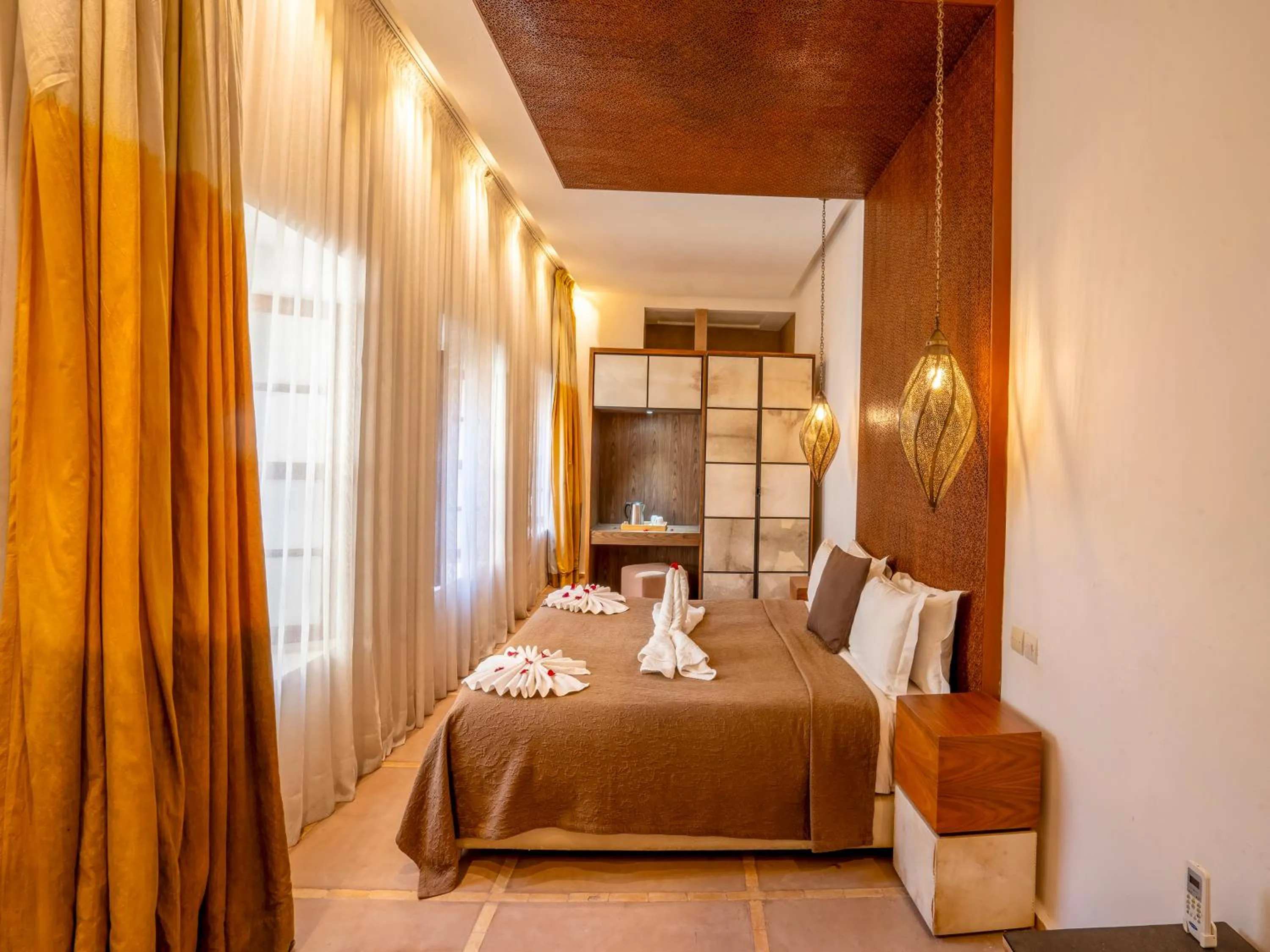 Bed in Riad Maialou & SPA