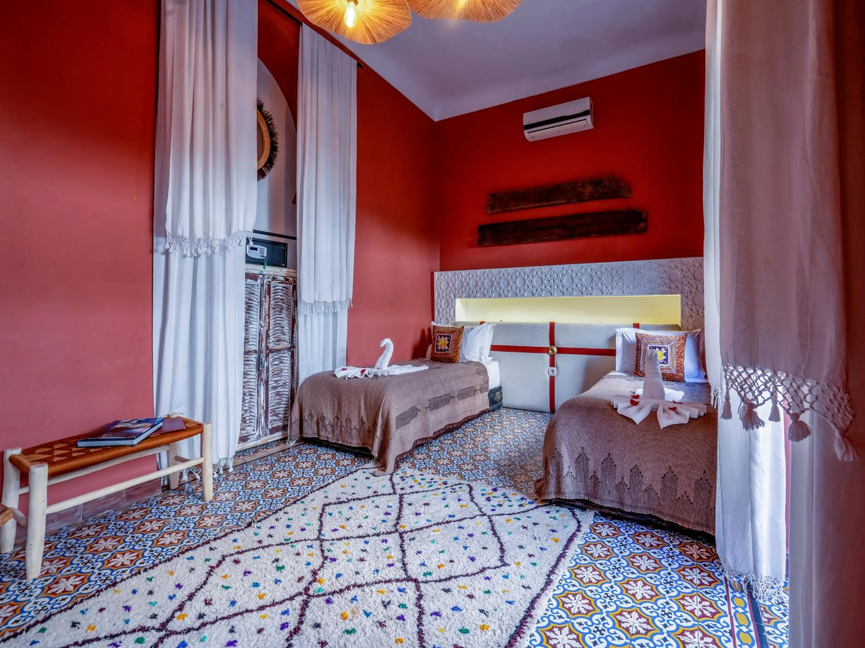 Bed in Riad Maialou & SPA