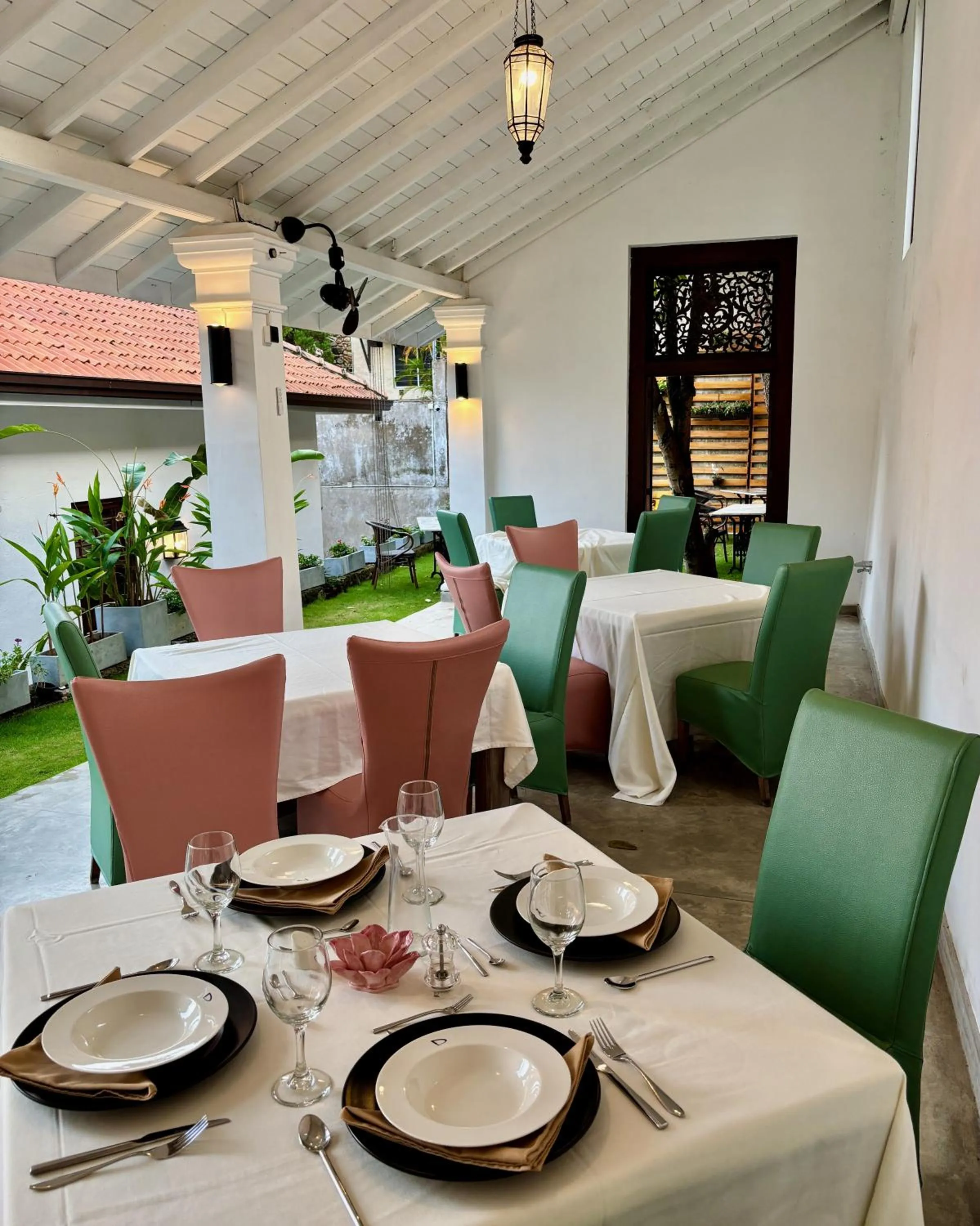 Restaurant/places to eat in La Maison de Colombo