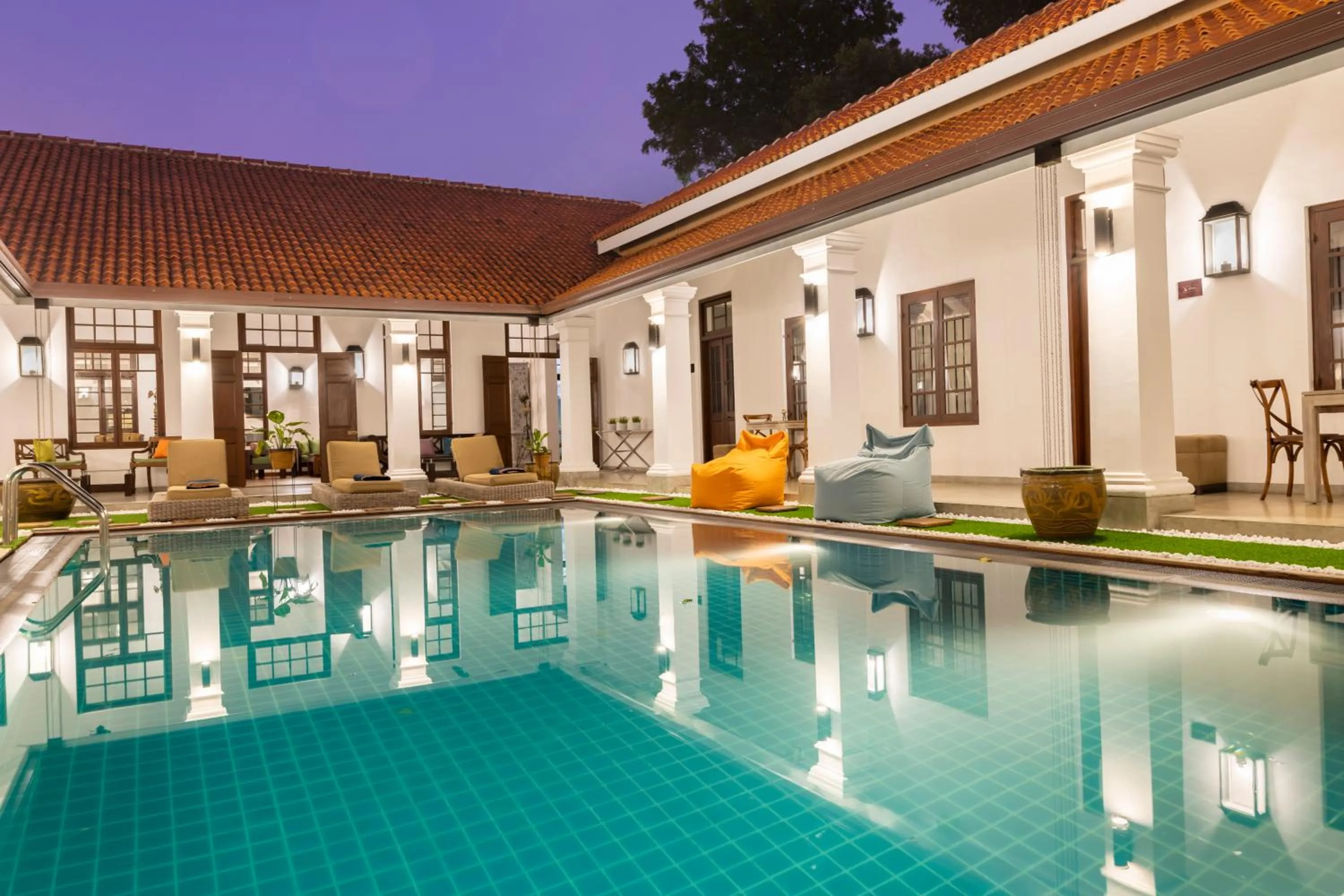 Pool view in La Maison de Colombo