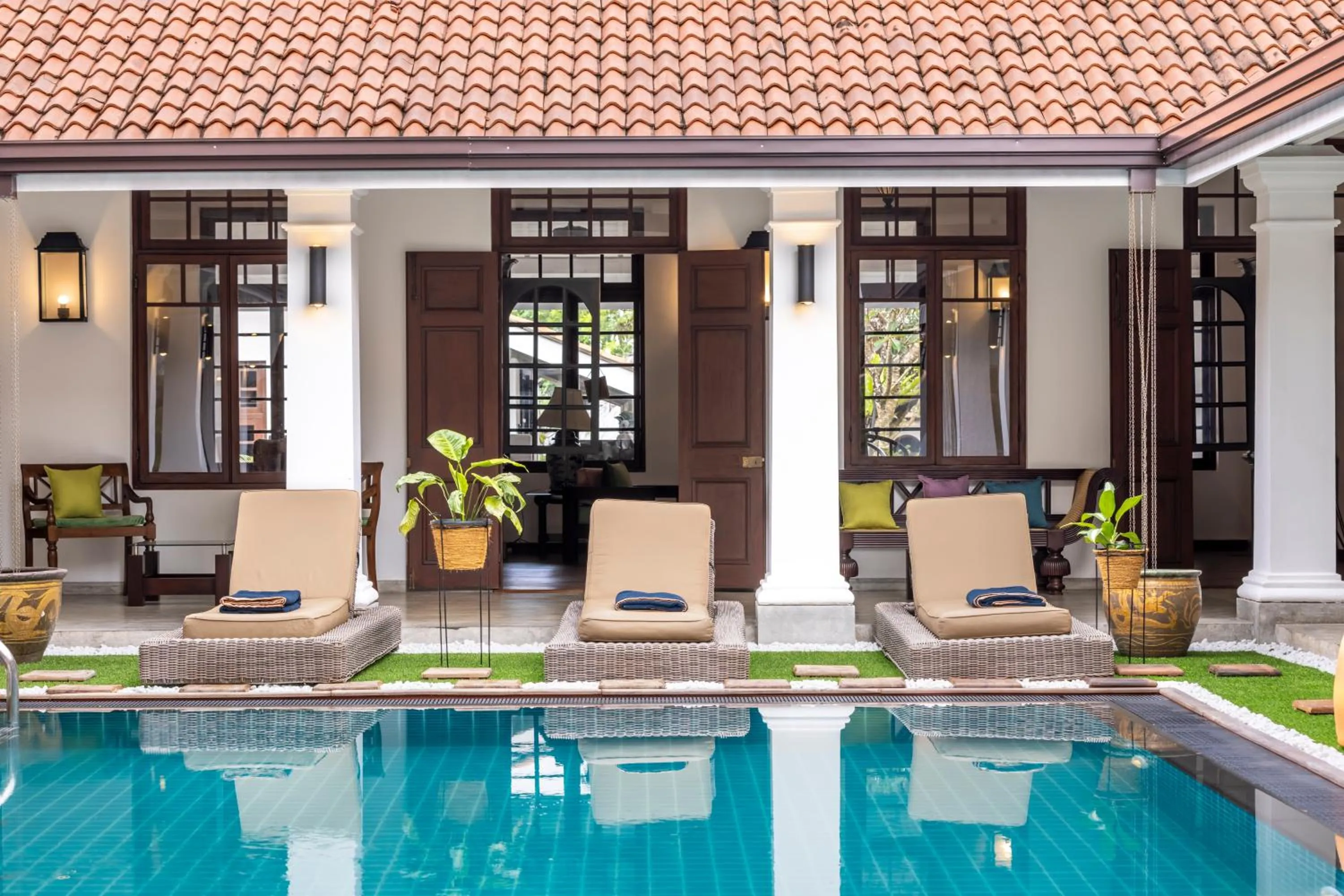 Swimming pool in La Maison de Colombo