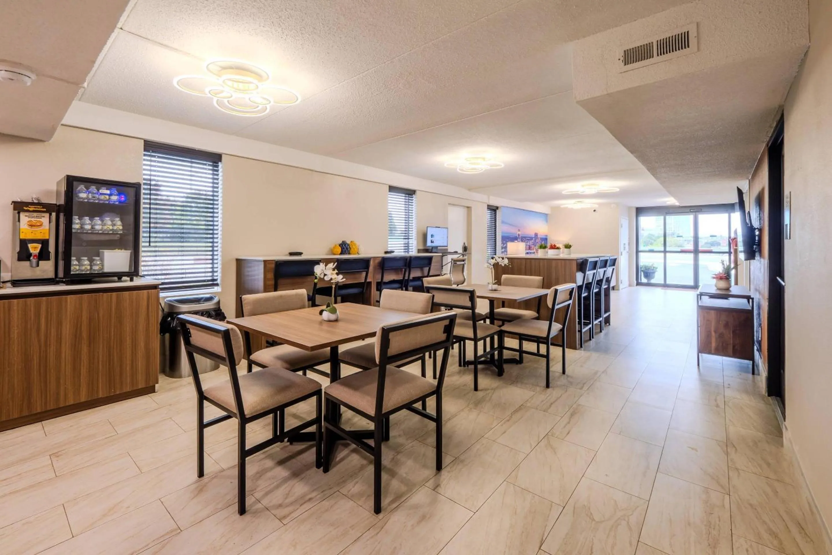 Breakfast in Clarion Pointe Winston - Salem Downtown